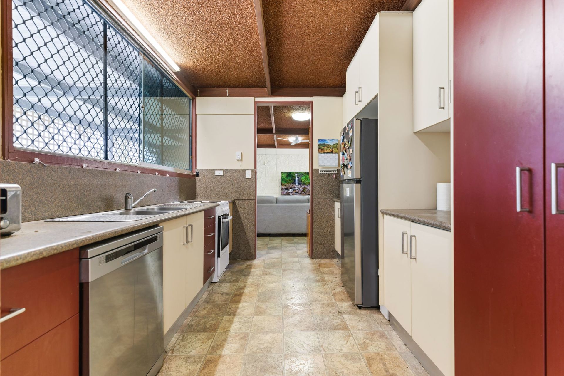 12 Macilwraith Street, Manoora - Thumbnail 3
