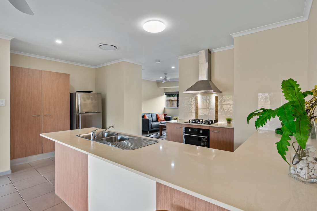 3 Mallory Close, Edmonton - Thumbnail 5