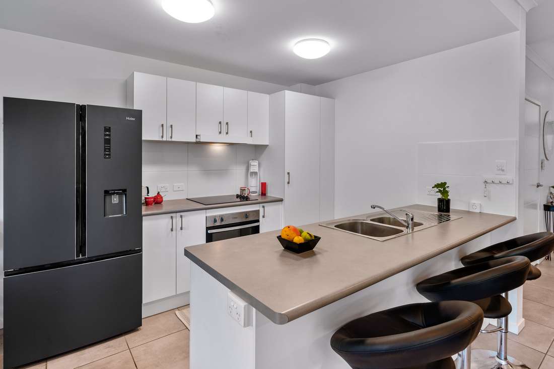 2/10 Macilwraith Street, Manoora - Thumbnail 3