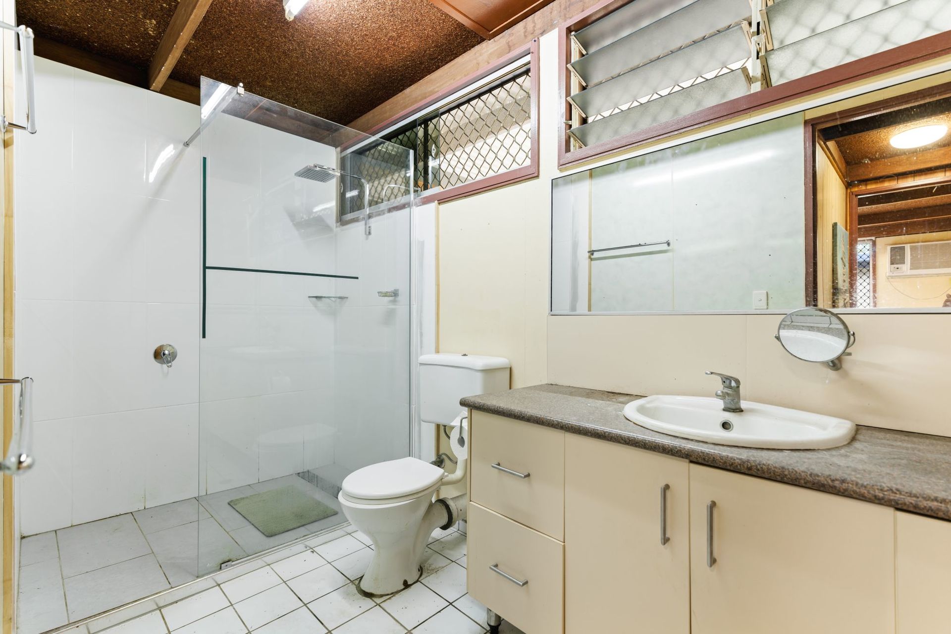 12 Macilwraith Street, Manoora - Thumbnail 8