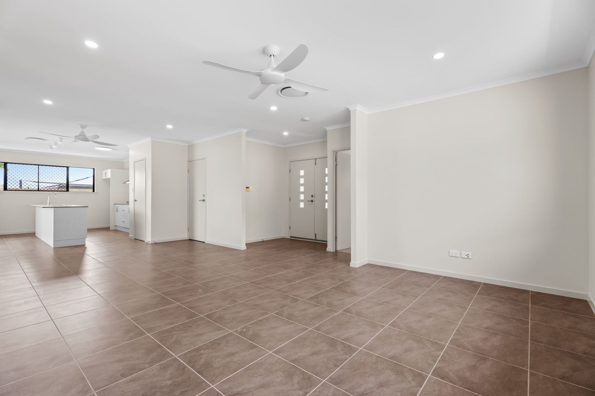 19 Mallory Close, Edmonton - Thumbnail 6
