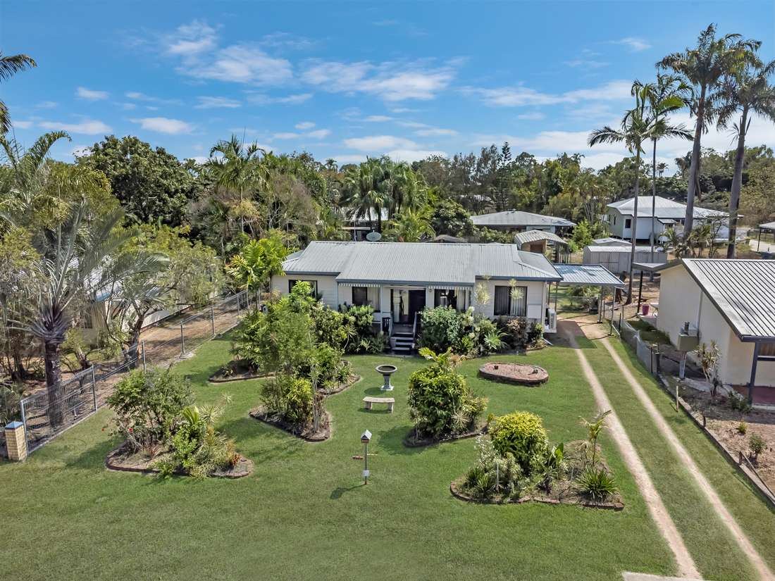 176 Ocean Parade, Balgal Beach - Thumbnail 2