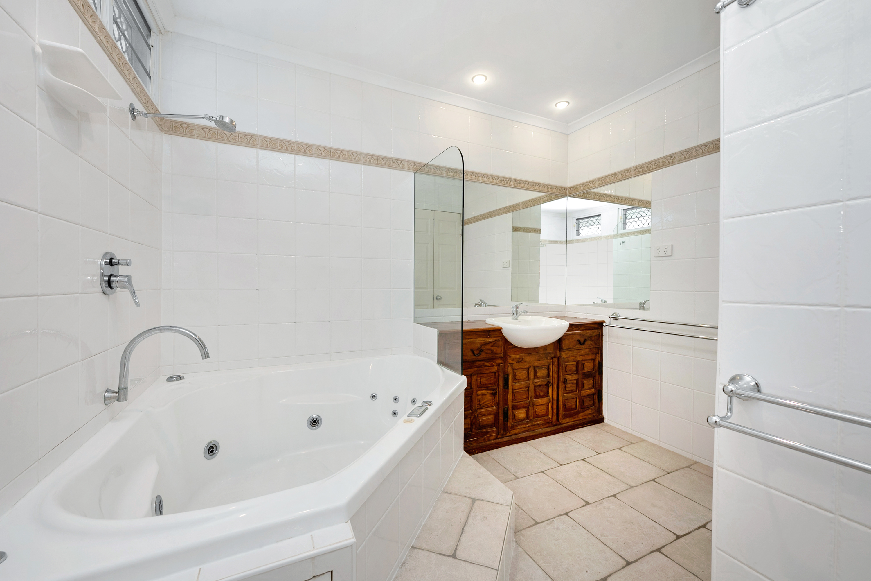 22 Millard Avenue, Aitkenvale - Thumbnail 6