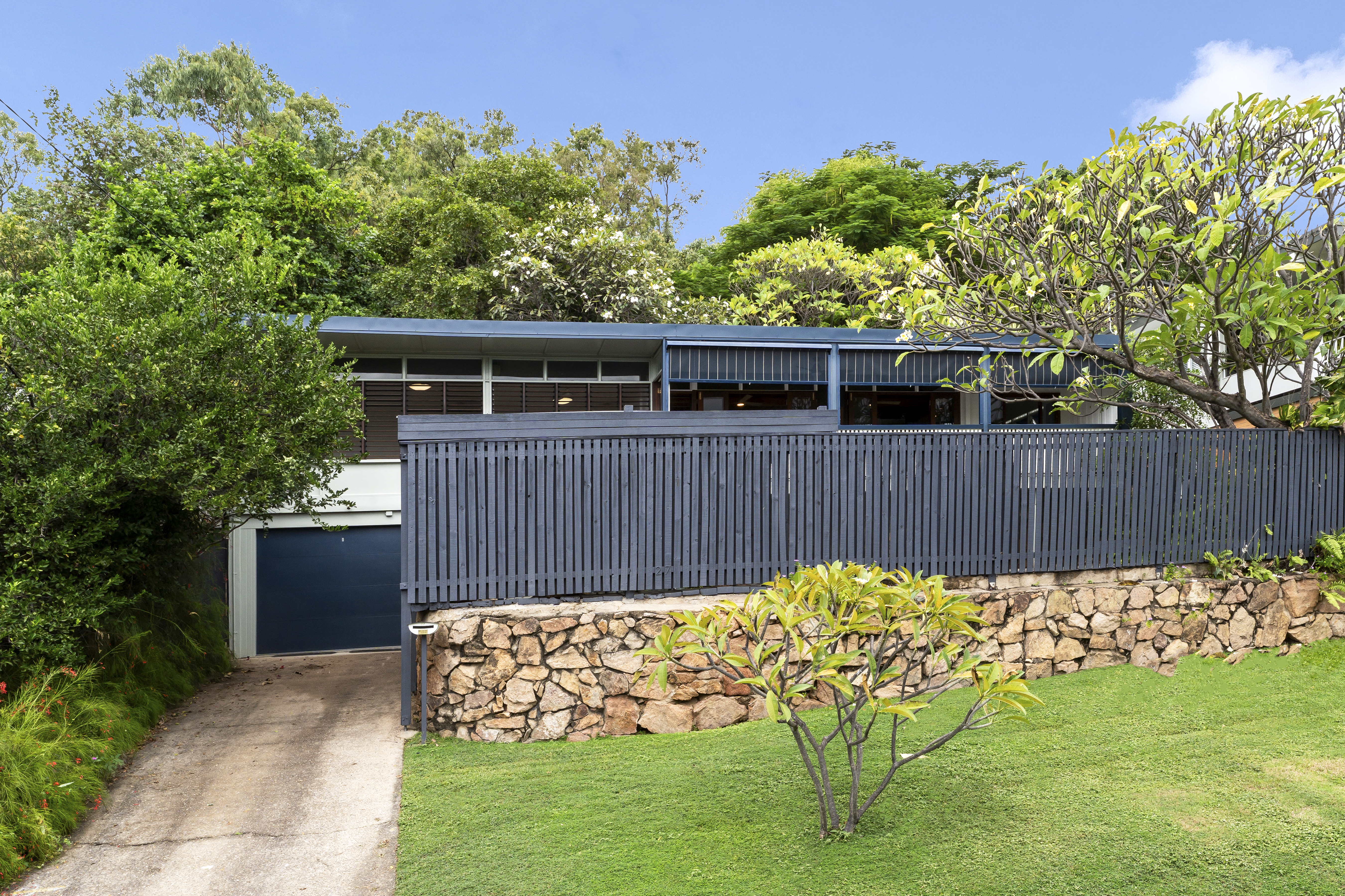 27 Potts Street, Belgian Gardens - Thumbnail 2