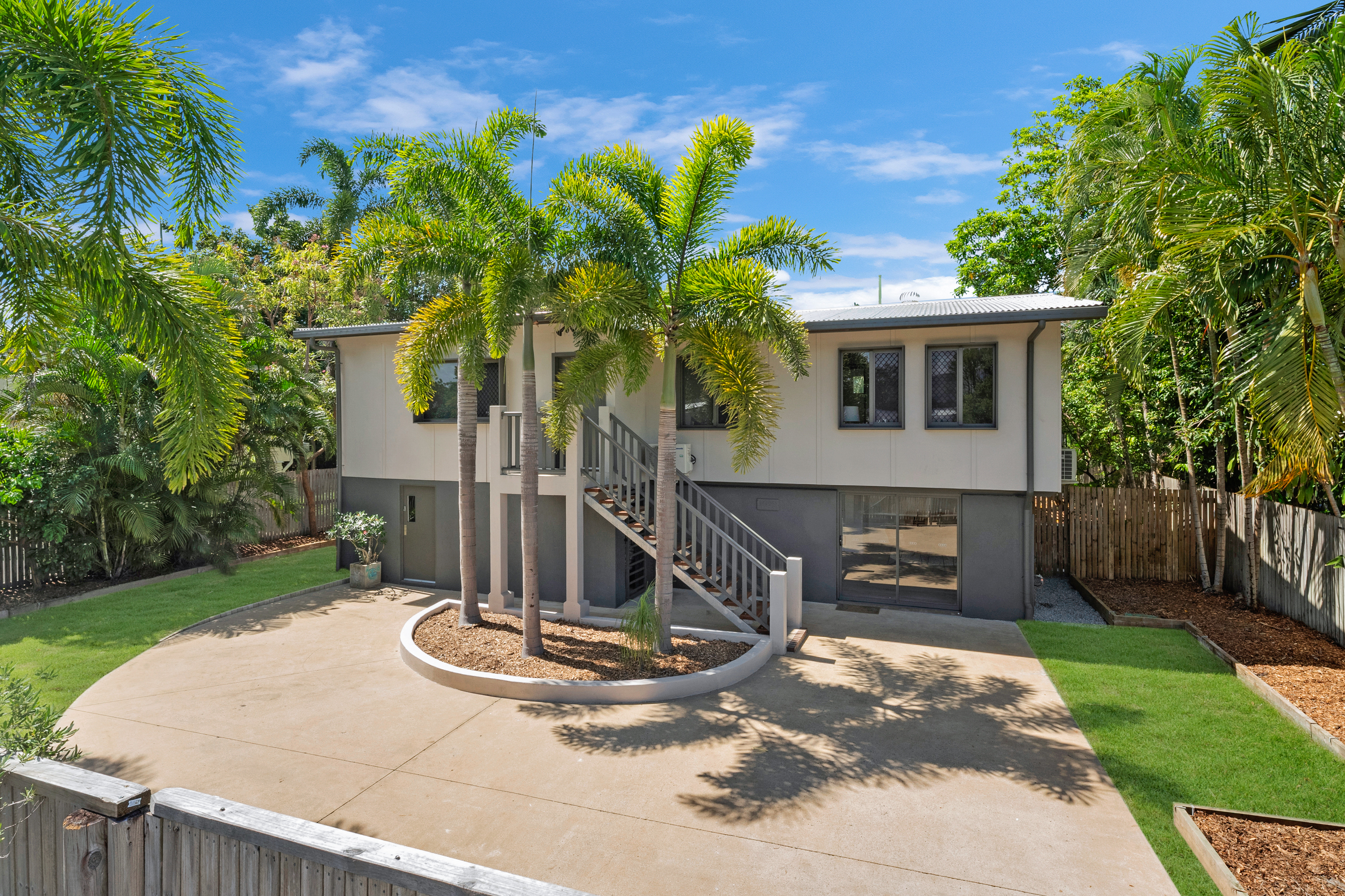 33 Poinciana Street, Cranbrook - Image 1
