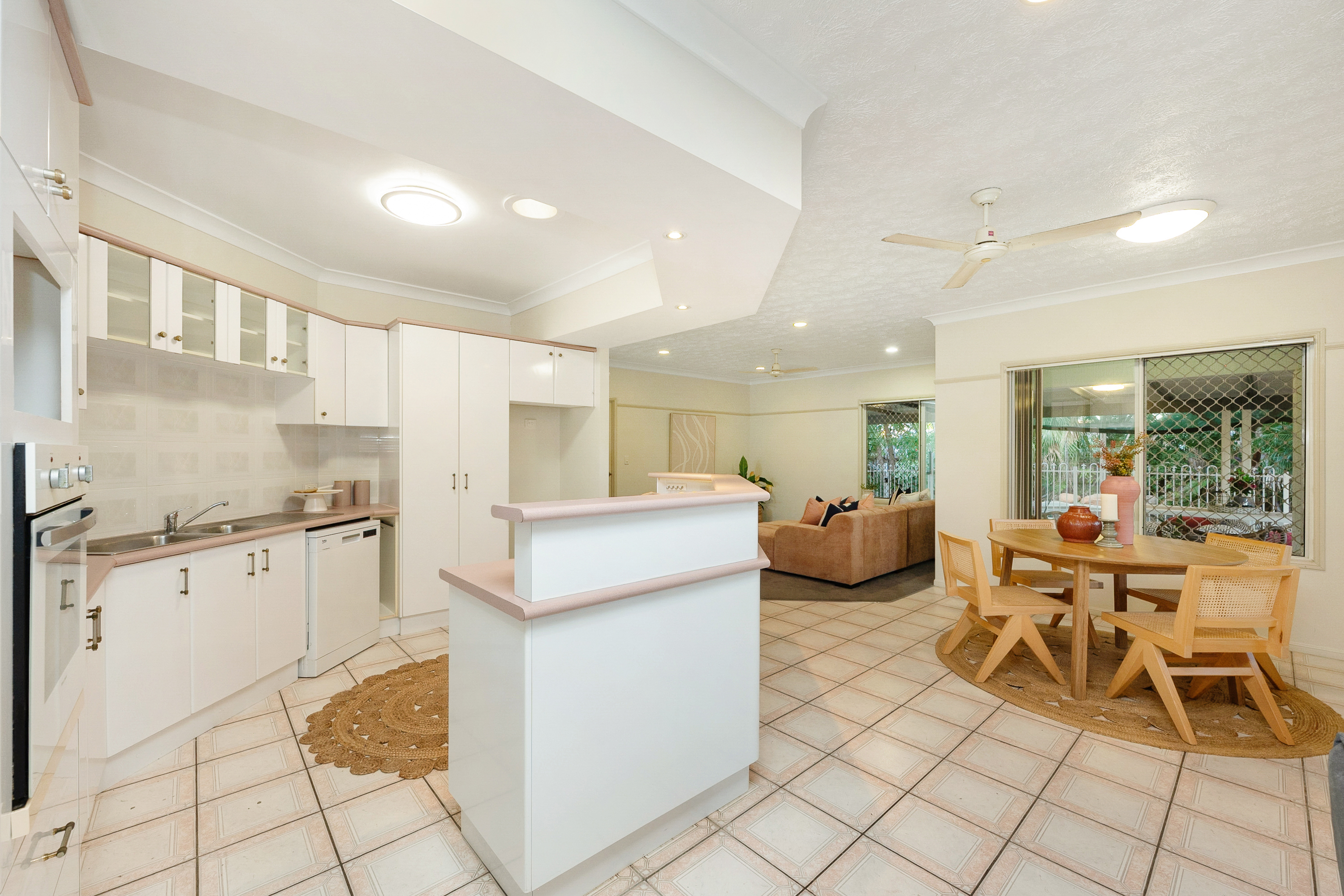 18 Nicholson Court, Annandale - Thumbnail 5