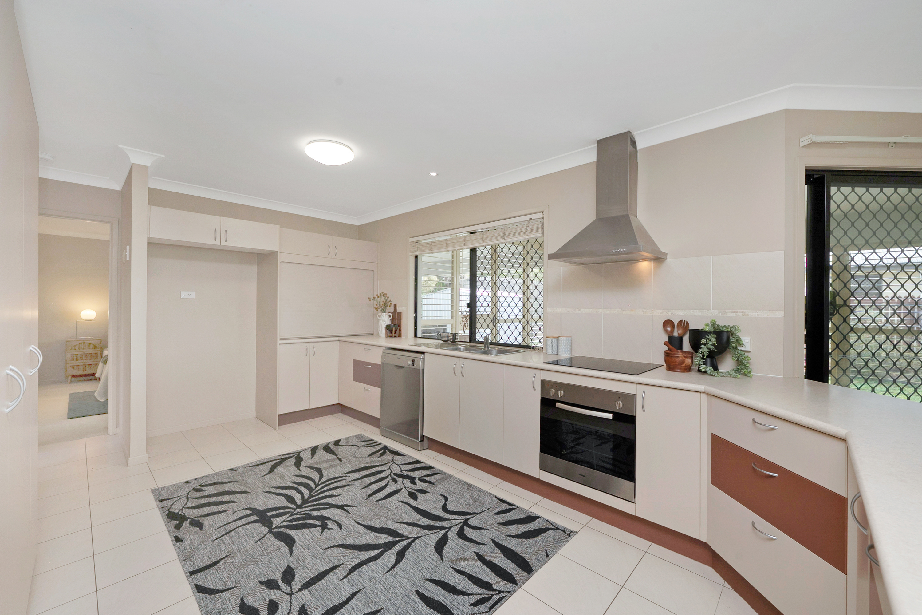 7 Ulysses Drive, Mount Louisa - Thumbnail 8