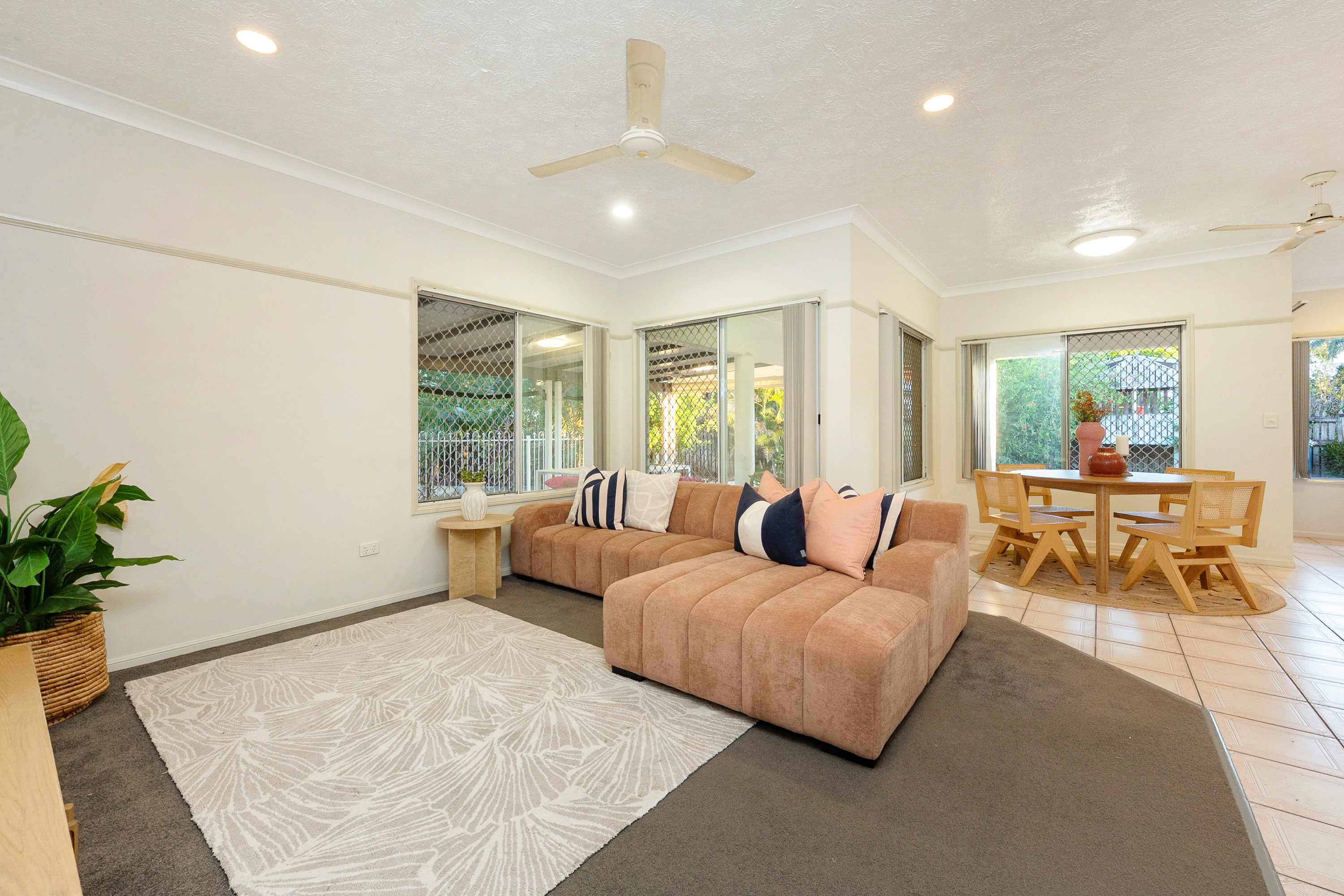 18 Nicholson Court, Annandale - Thumbnail 2