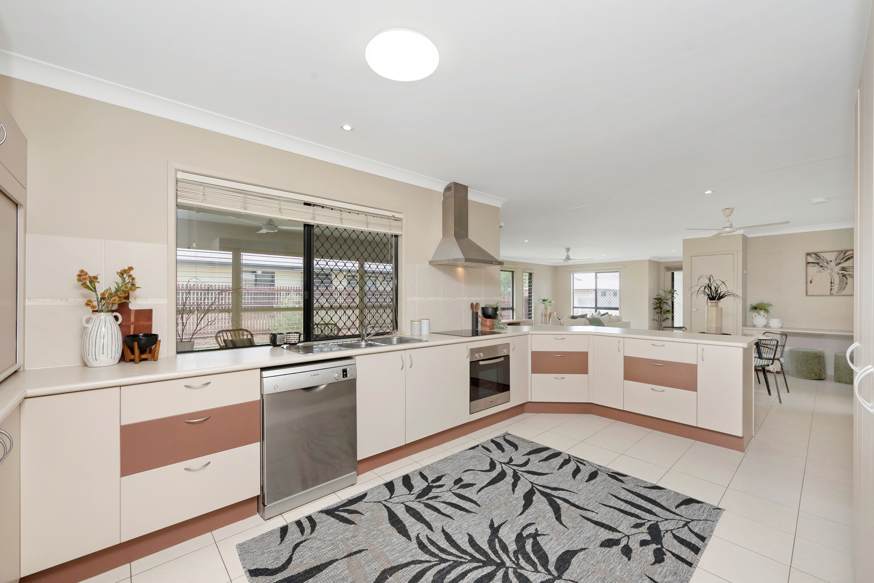 7 Ulysses Drive, Mount Louisa - Thumbnail 7
