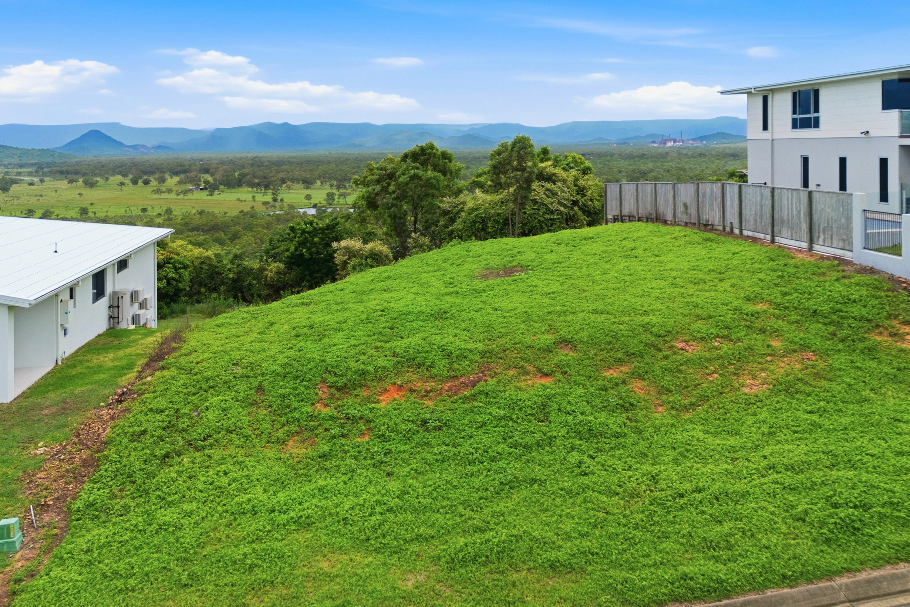 83 Goicoechea Drive, Bushland Beach - Thumbnail 4