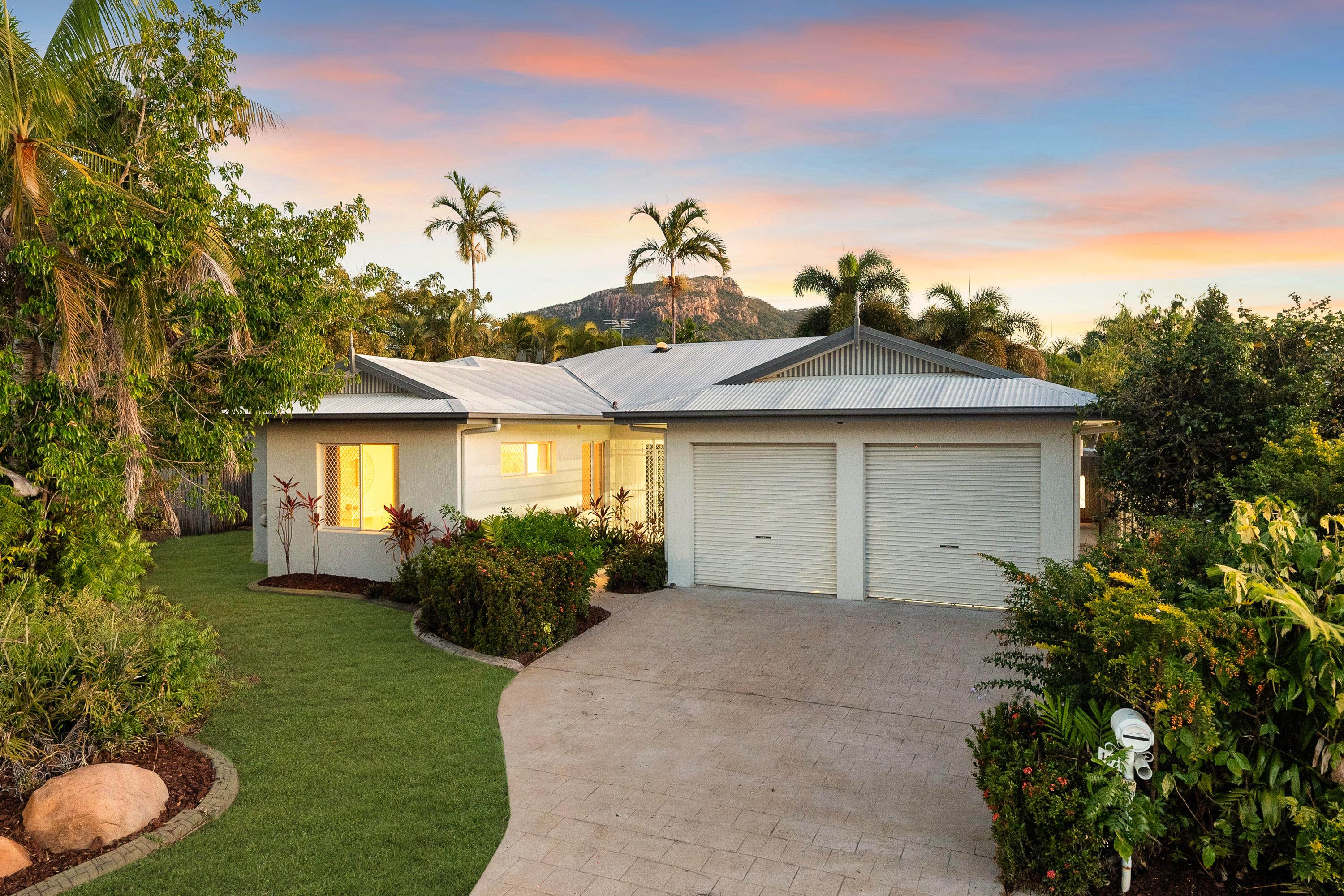 18 Nicholson Court, Annandale - Image 1
