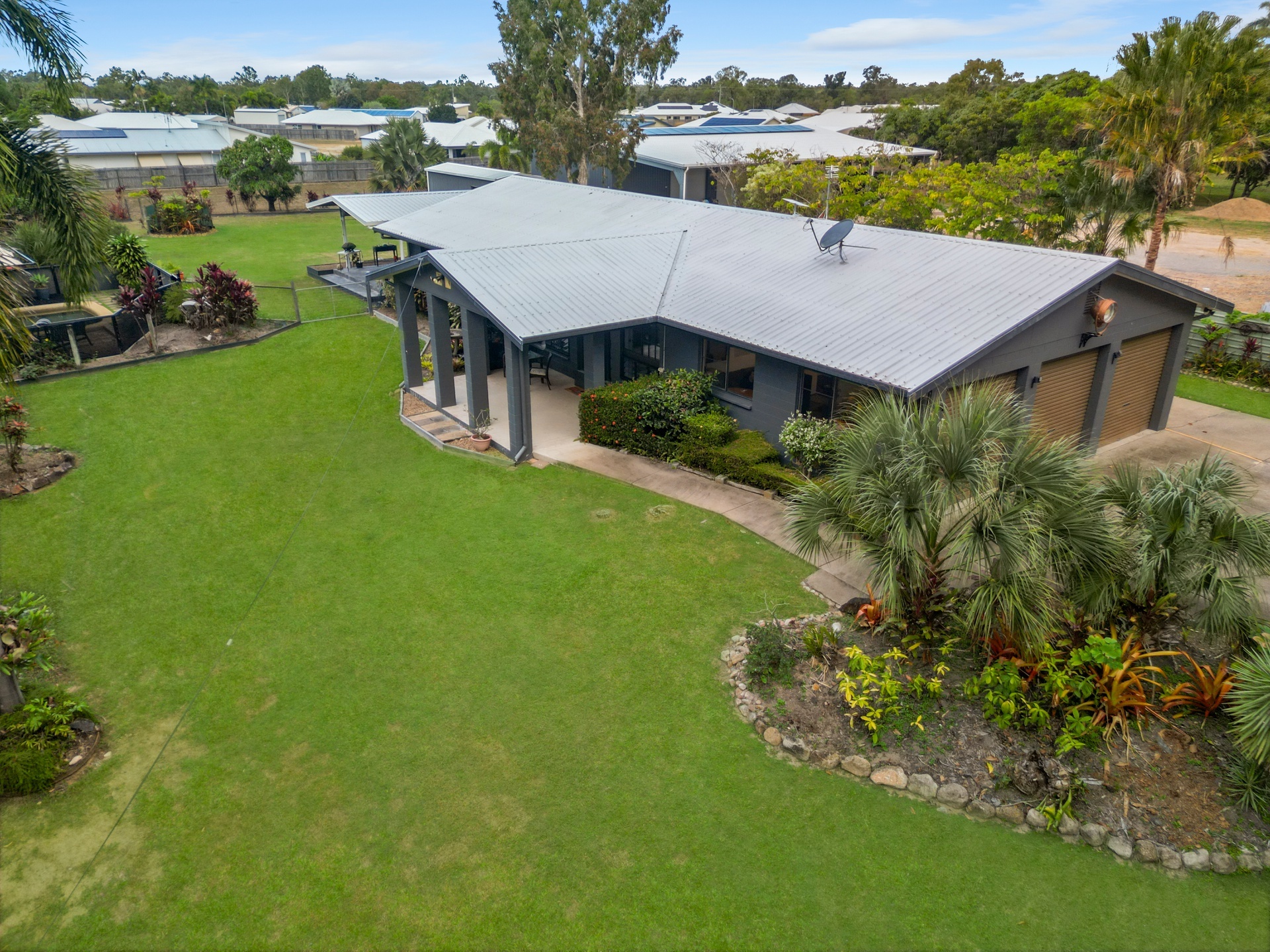 14 Armidale Avenue, Balgal Beach - Thumbnail 2
