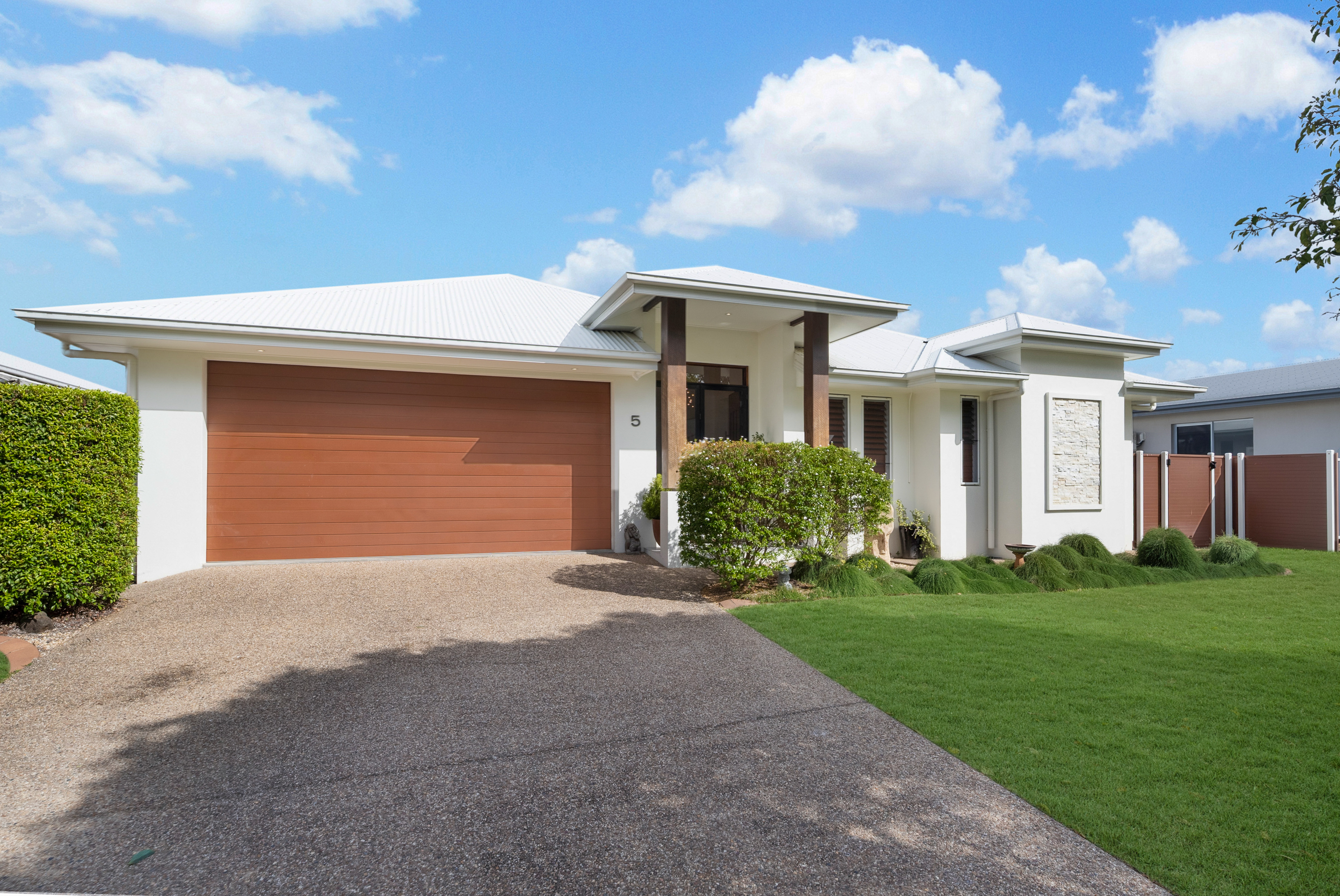5 Hawkhurst Place, Kirwan - Image 1
