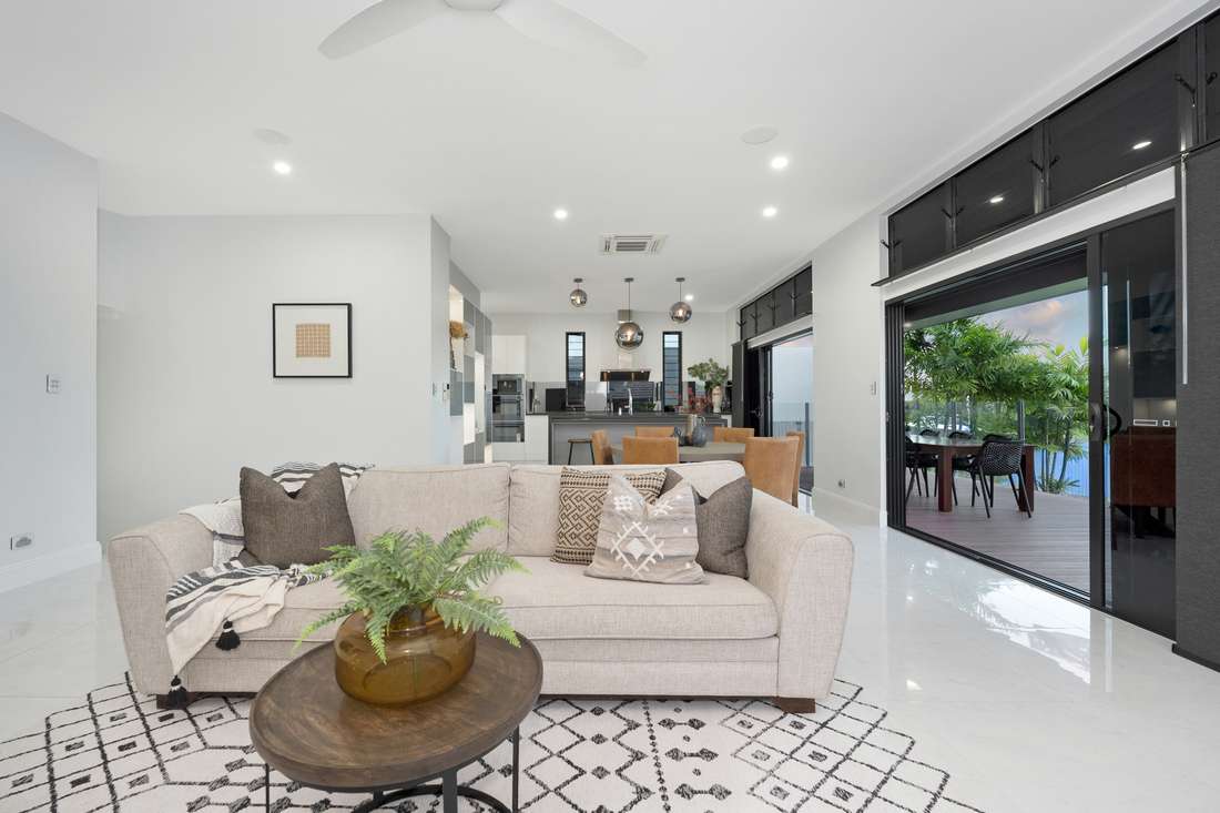 44 Springbrook Pde, Idalia - Thumbnail 3
