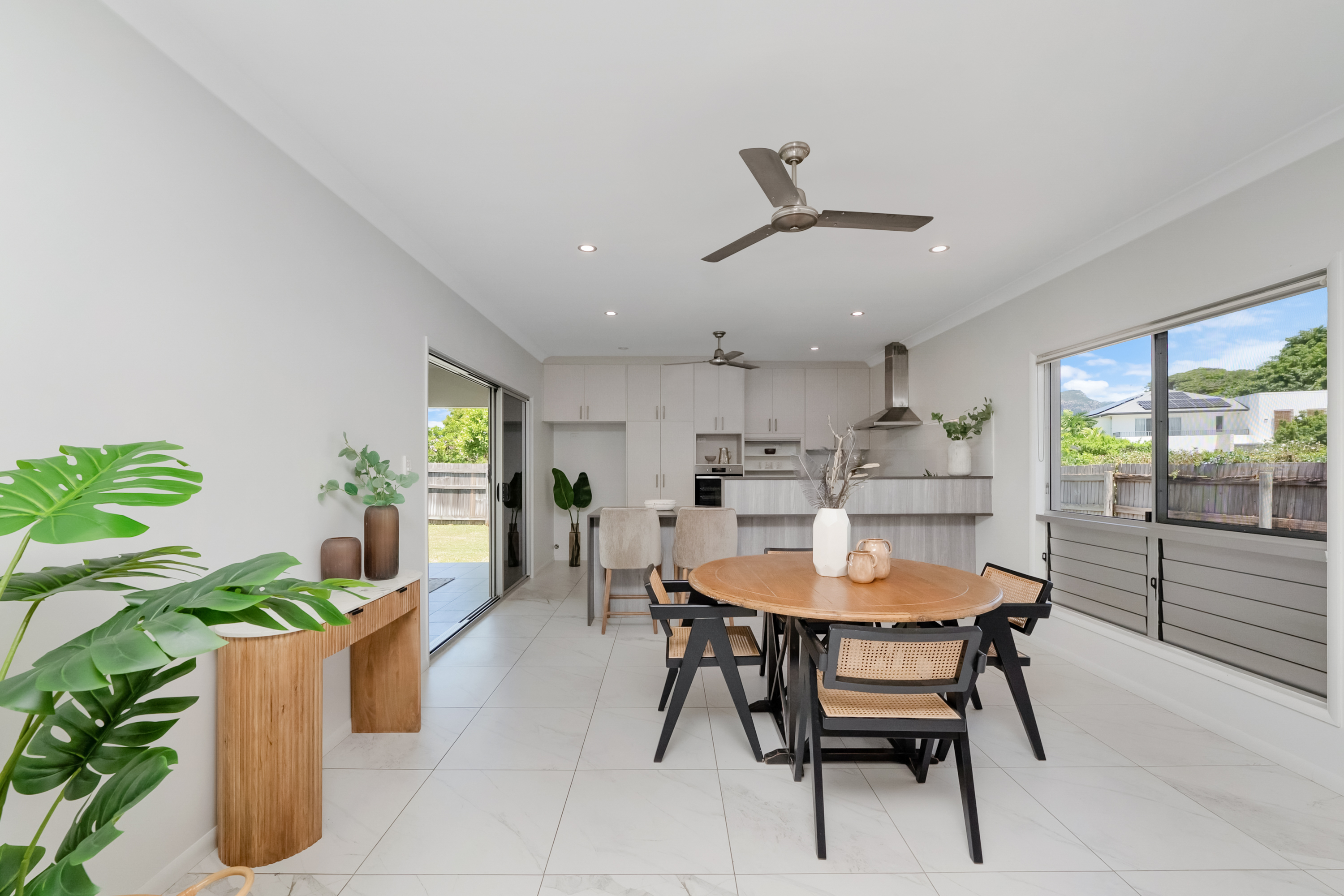 16 Springbrook Parade, Idalia - Thumbnail 6