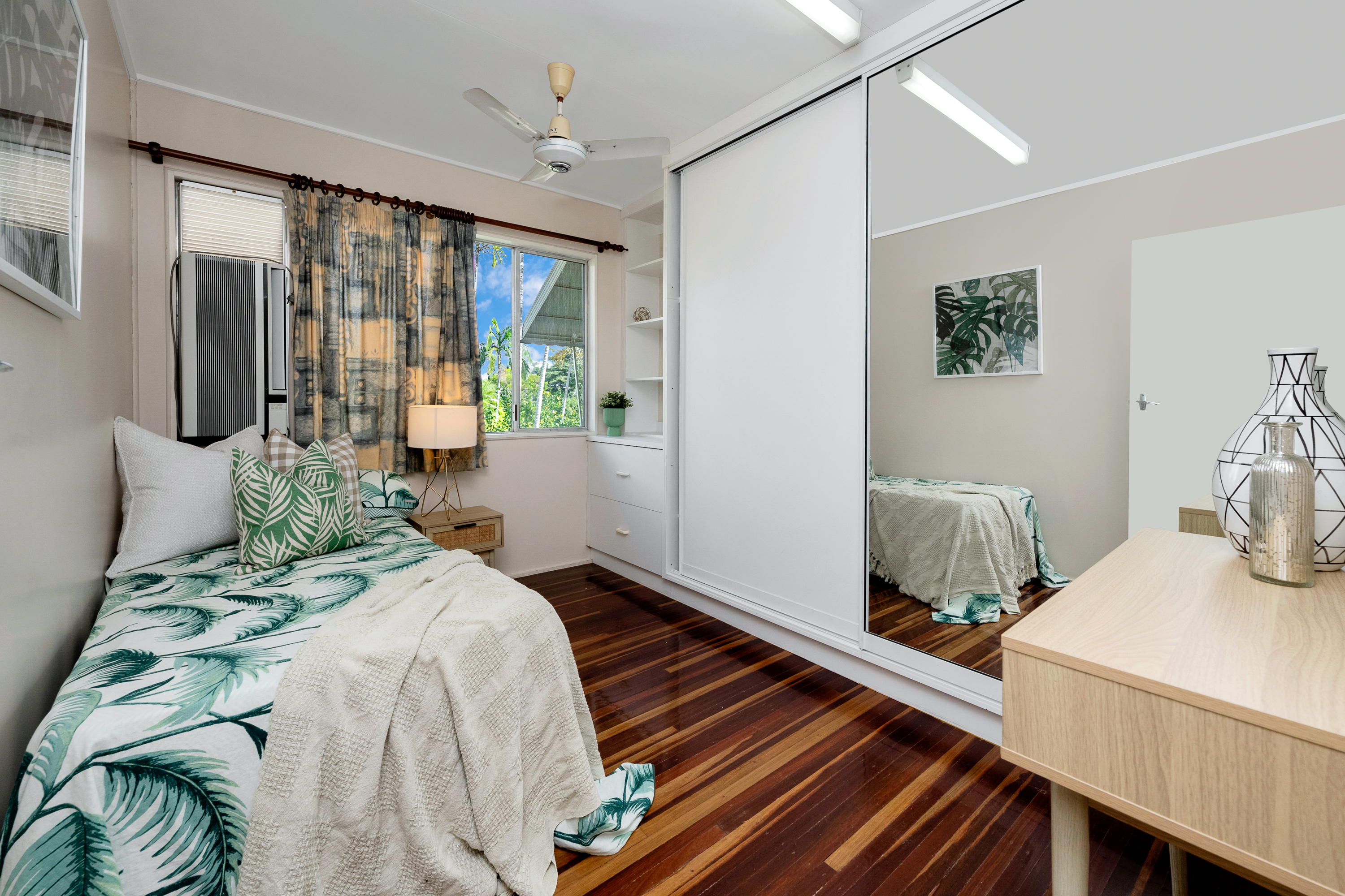 Photo 11 of 12 Cabarita Street, Cranbrook