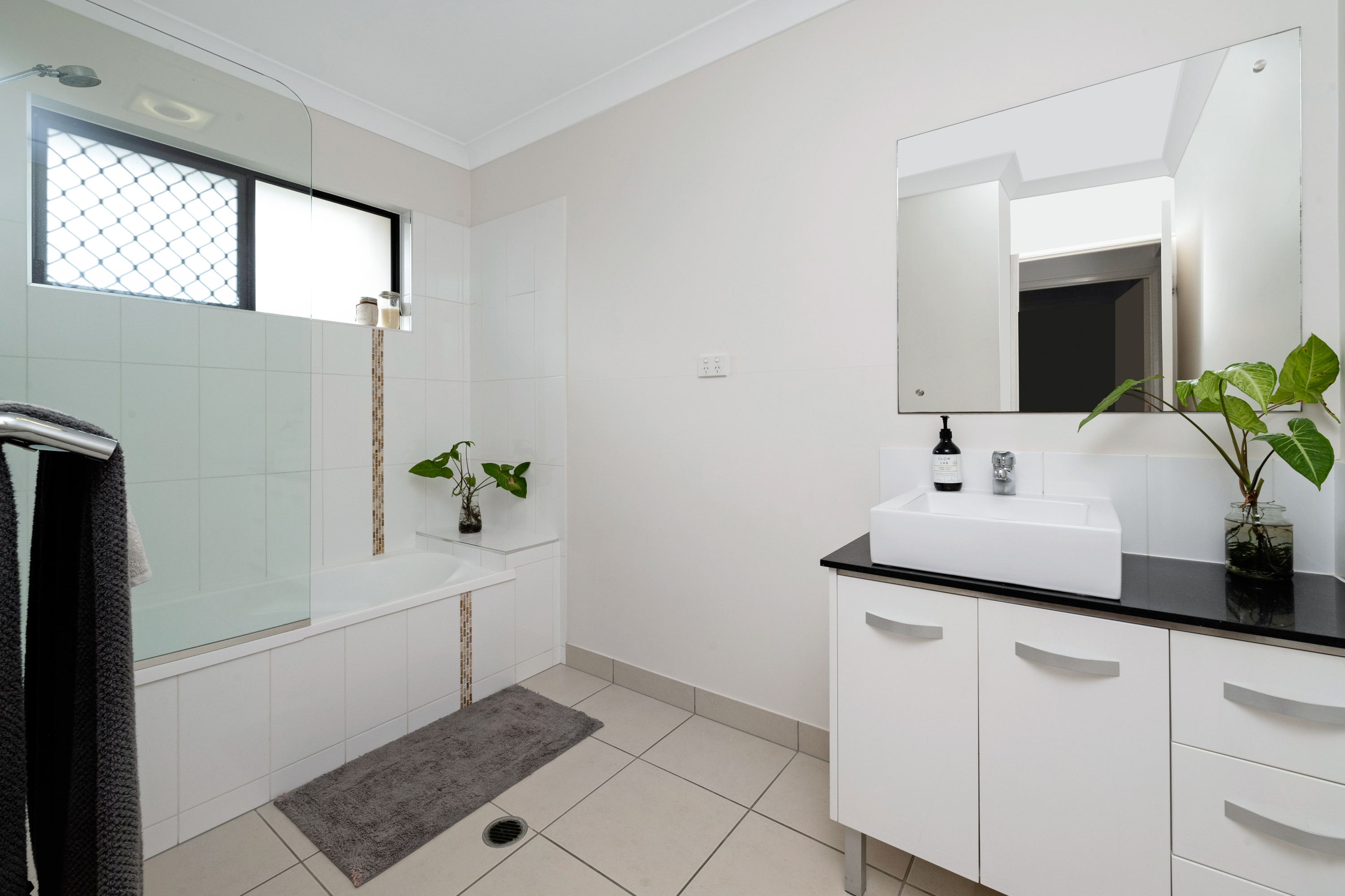 24 Kroymans Drive, Mount Louisa - Thumbnail 6