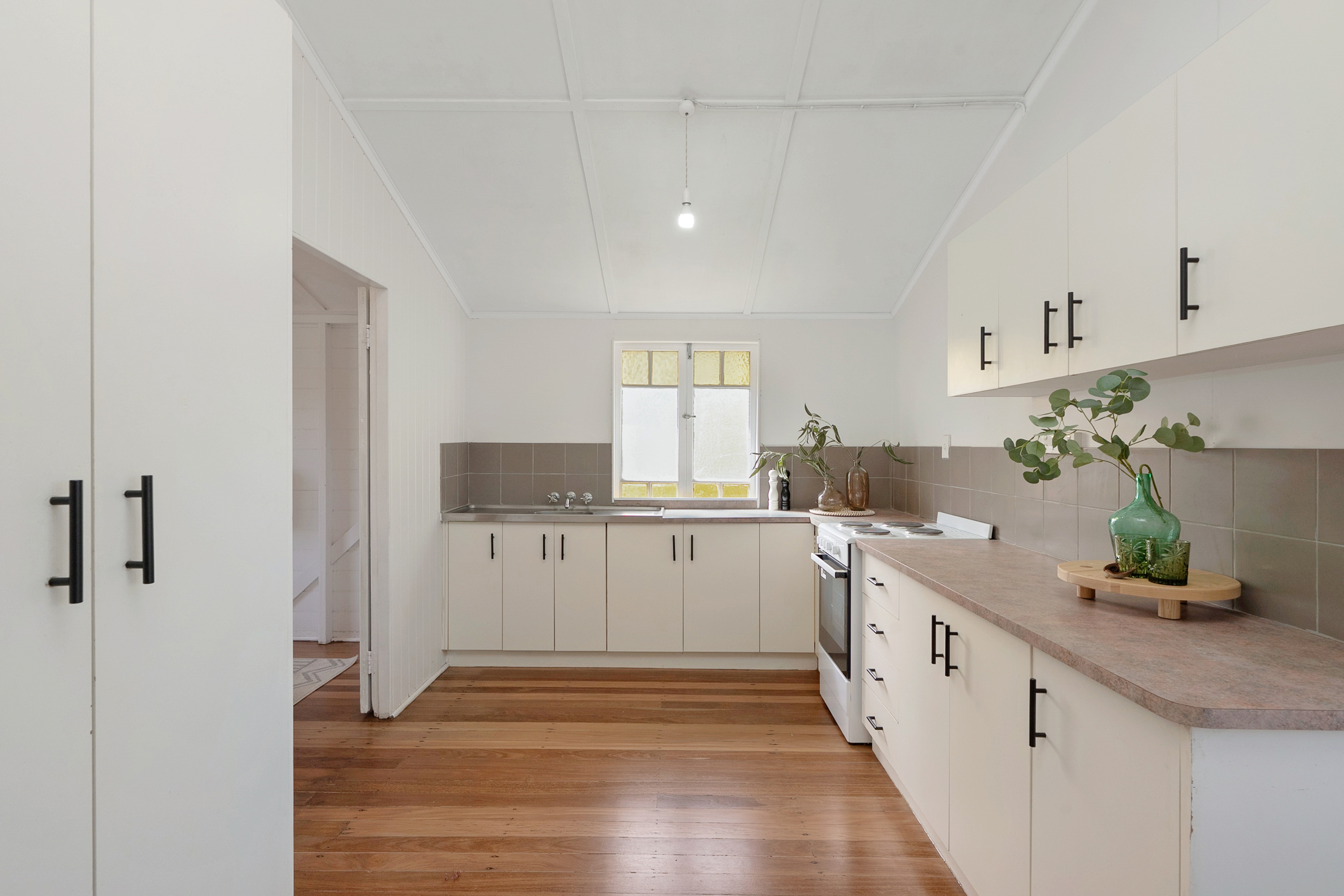46 Ireland Street, Oonoonba - Thumbnail 2