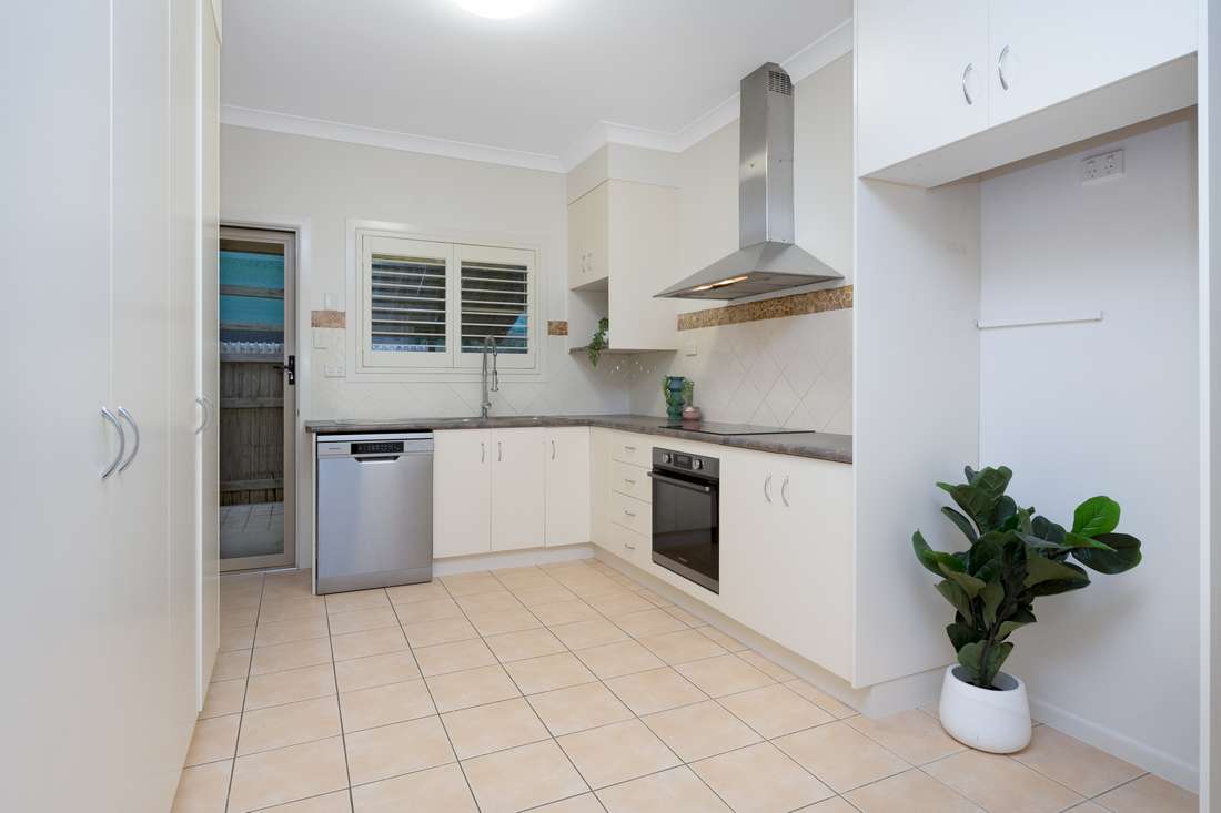 57 Riviera Circuit, Kirwan - Thumbnail 4