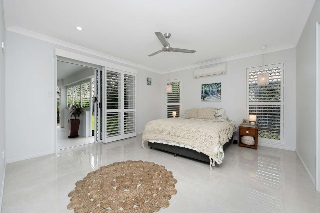 Photo 11 of 30 Lakeland Boulevard, Idalia
