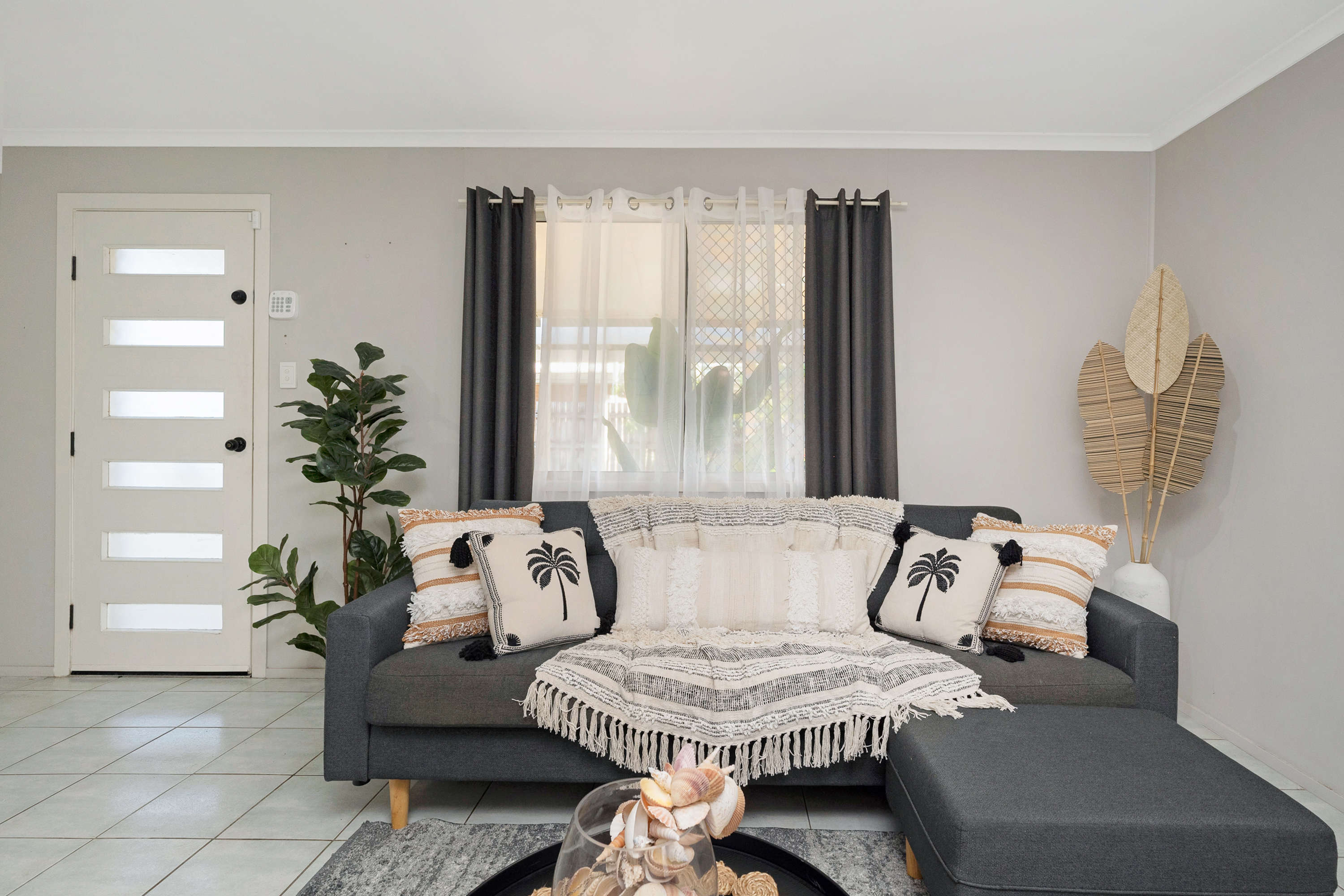 8 Josephine Crescent, Rasmussen - Thumbnail 3