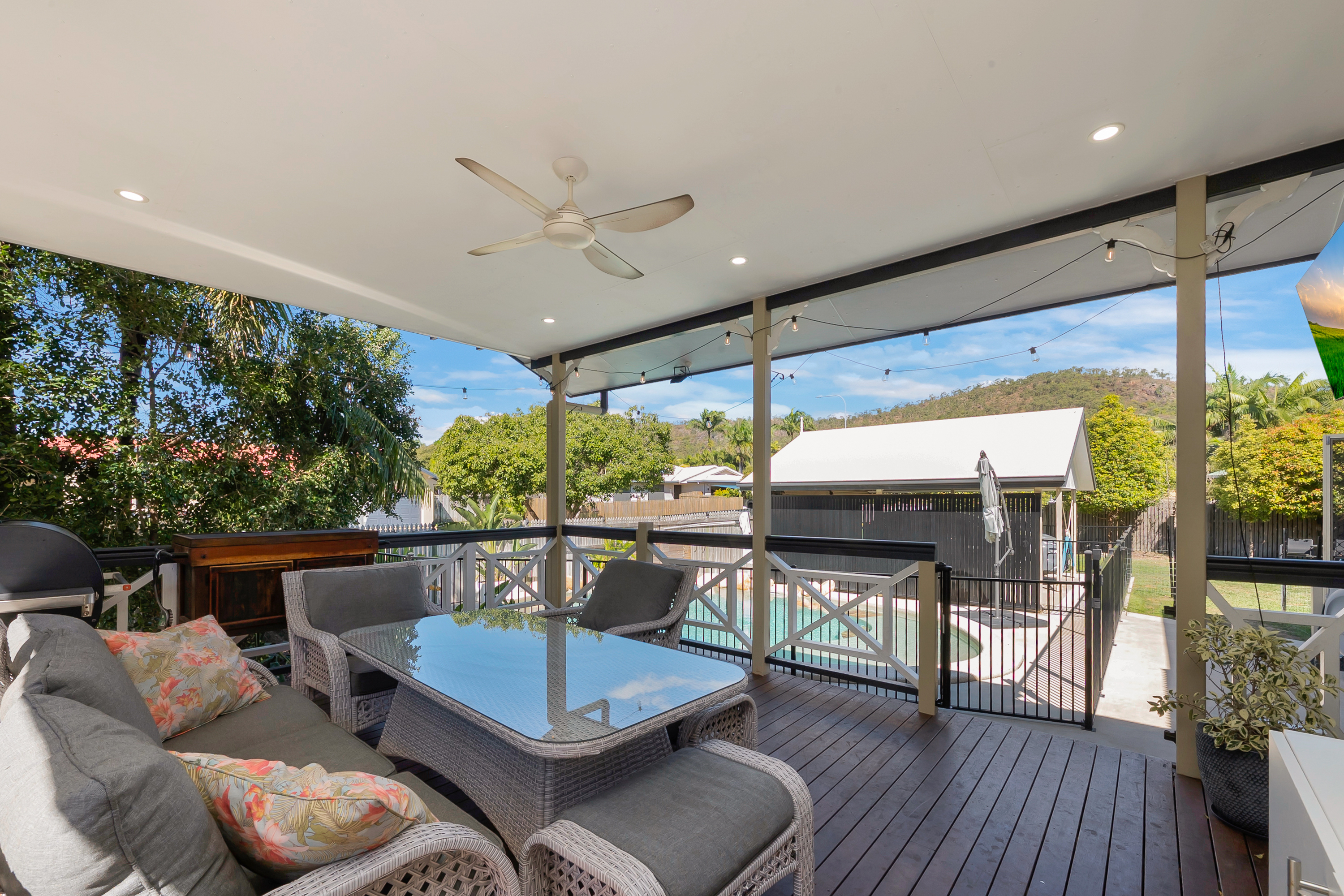 1 Mustey Close, Mount Louisa - Thumbnail 2