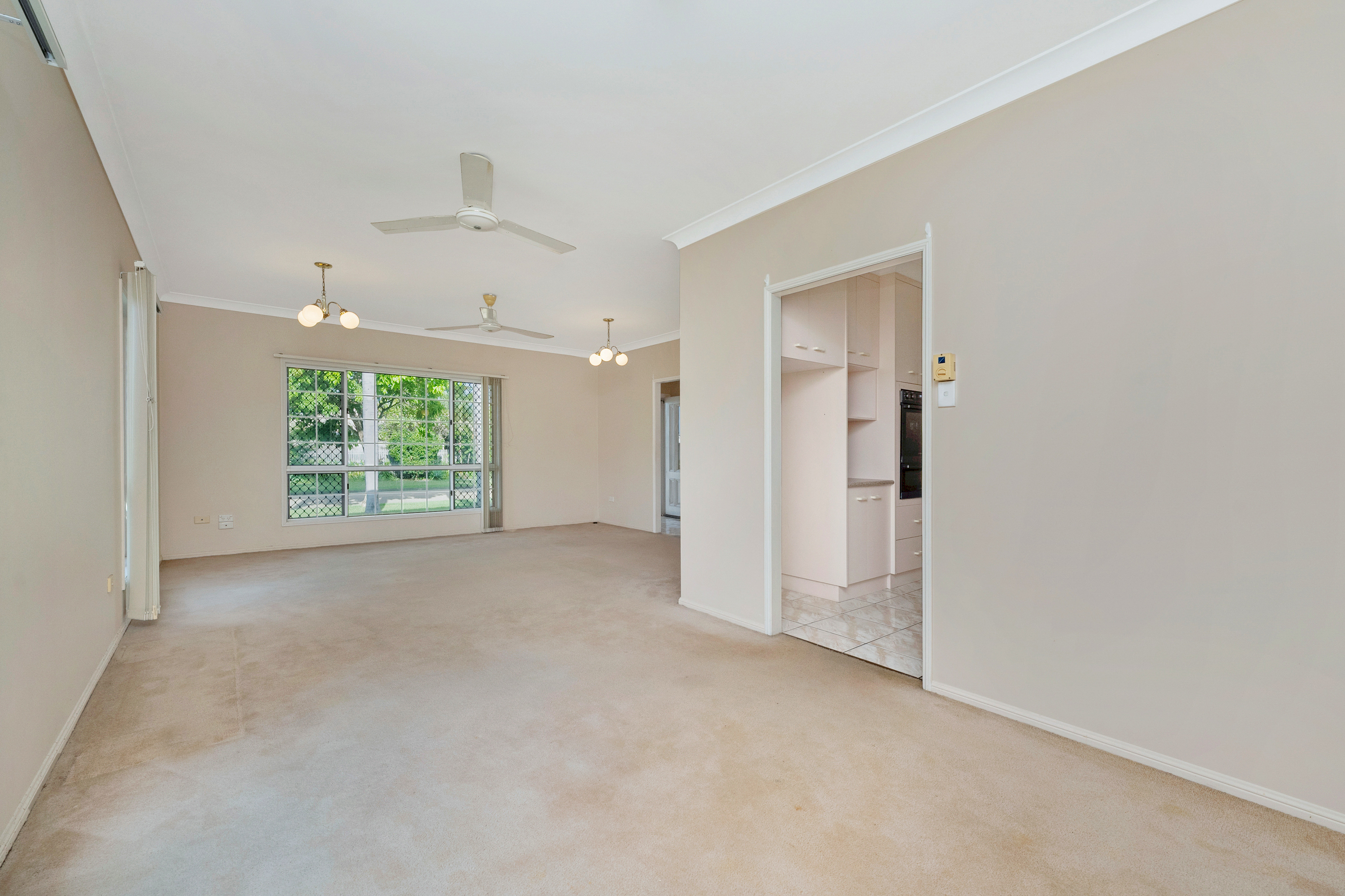 27 Macarthur Drive, Annandale - Thumbnail 4