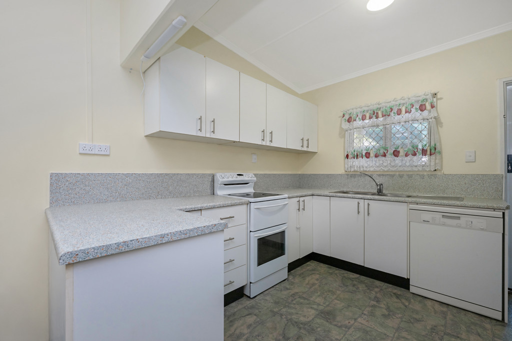 Photo 3 of 37 Sabadine St, Aitkenvale