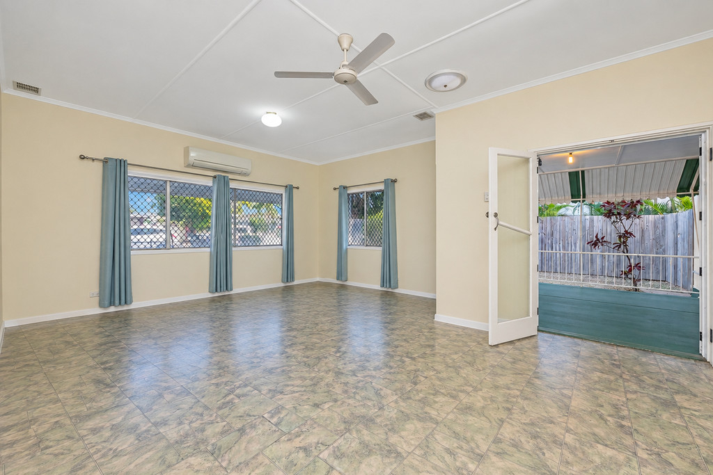Photo 2 of 37 Sabadine St, Aitkenvale