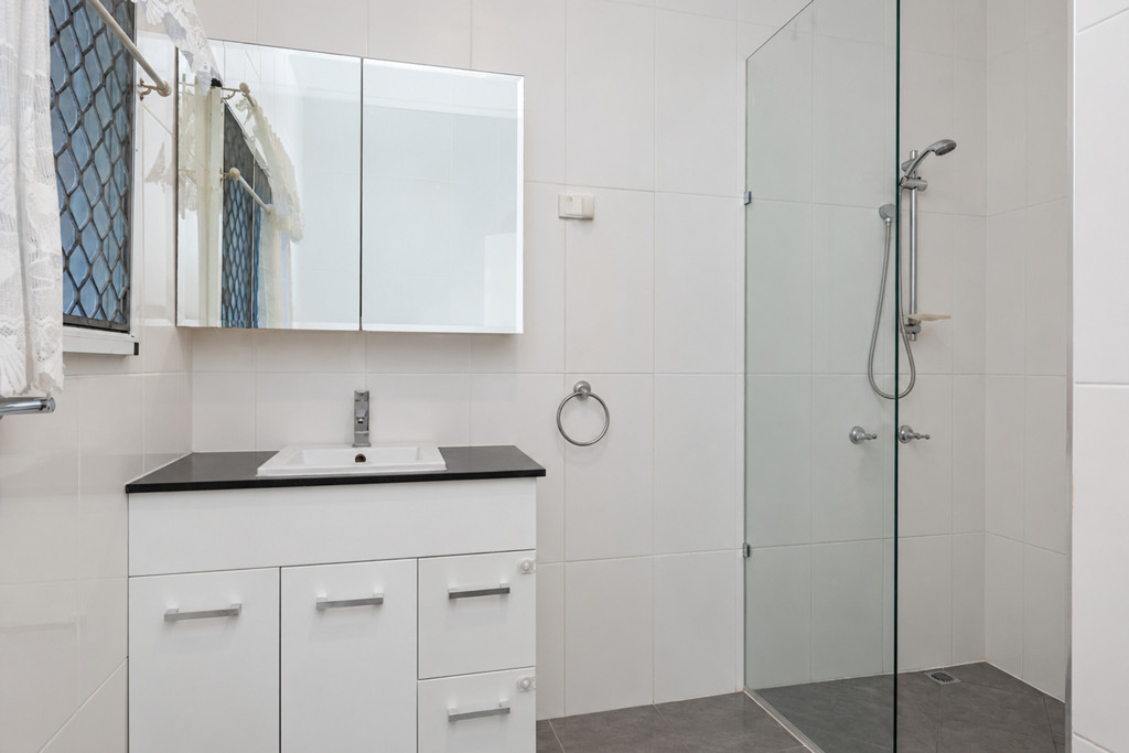 Photo 5 of 37 Sabadine St, Aitkenvale