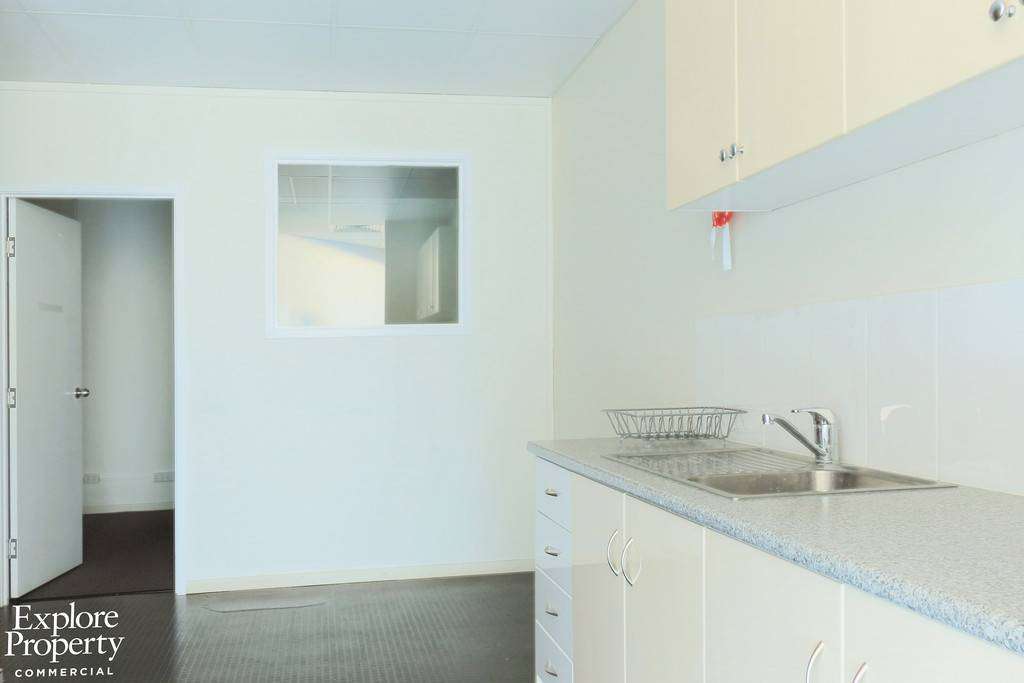 Photo 4 of 47 Harbour Road, North Mackay