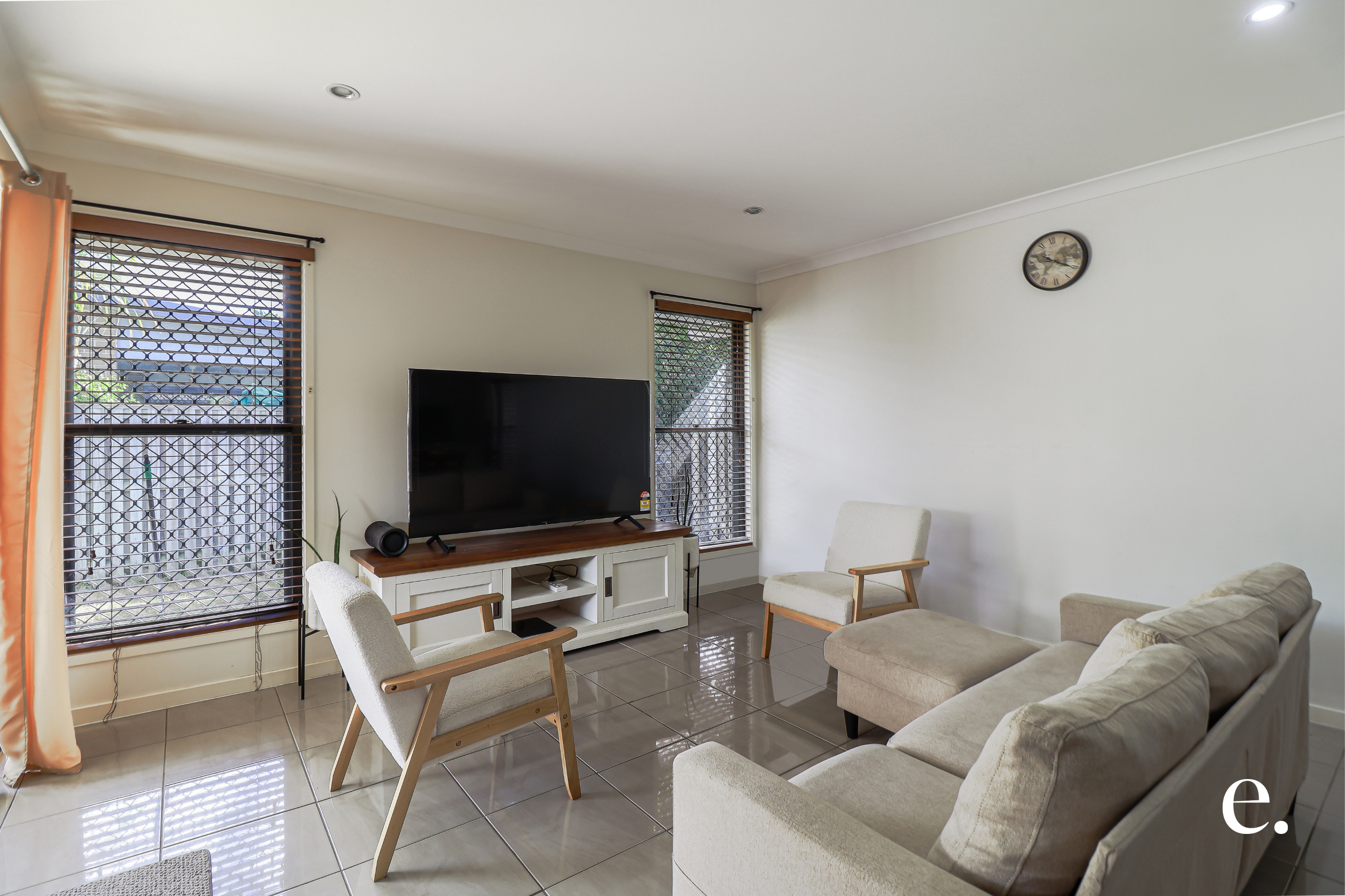 26 Harmony Drive, Clinton - Thumbnail 2