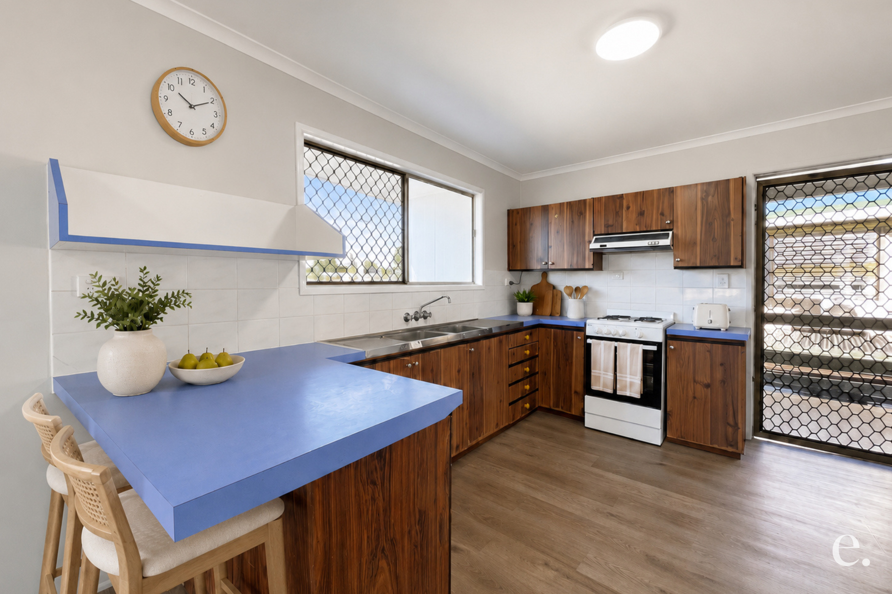 37 Waterson Dr, Sun Valley - Thumbnail 2