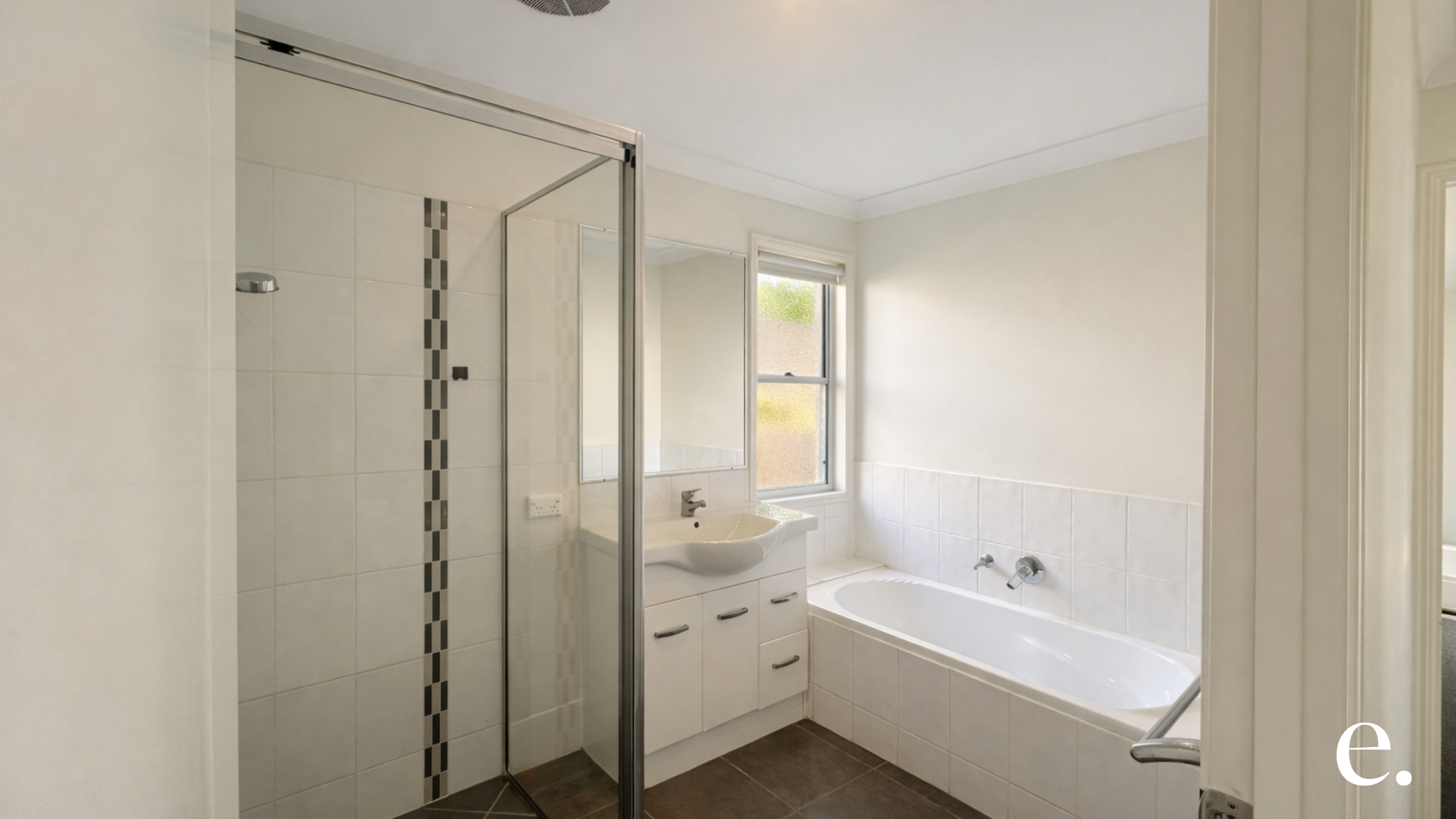 11 Stewart Street, West Gladstone - Thumbnail 3