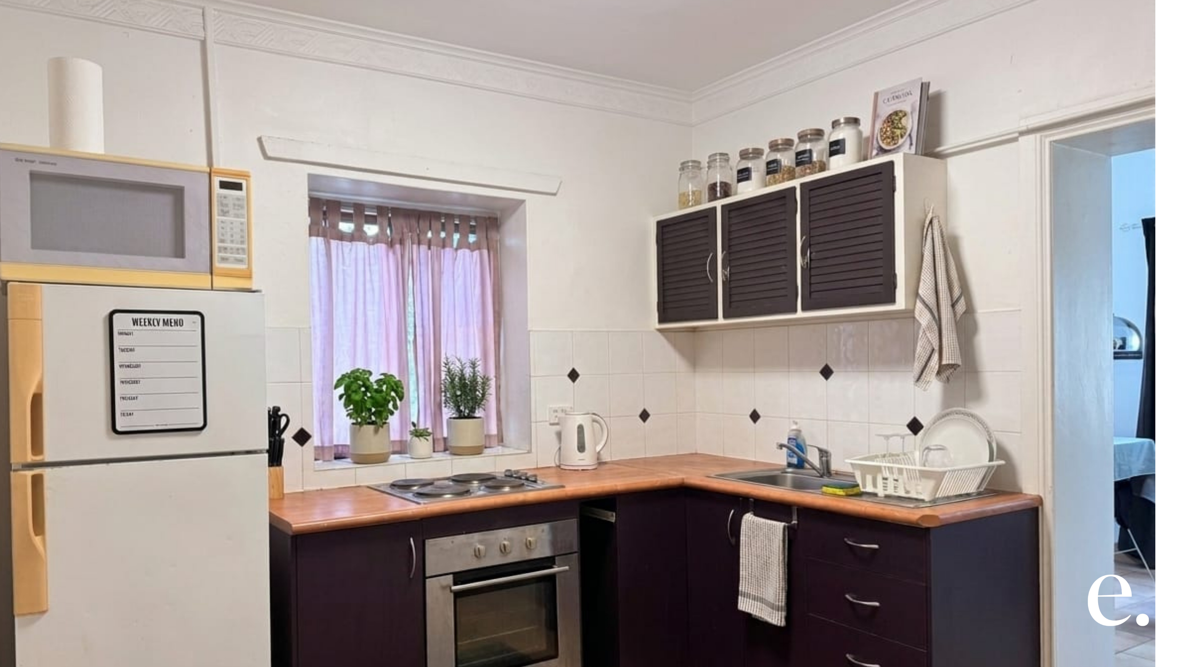 1/37 Bramston Street, Gladstone Central - Thumbnail 2