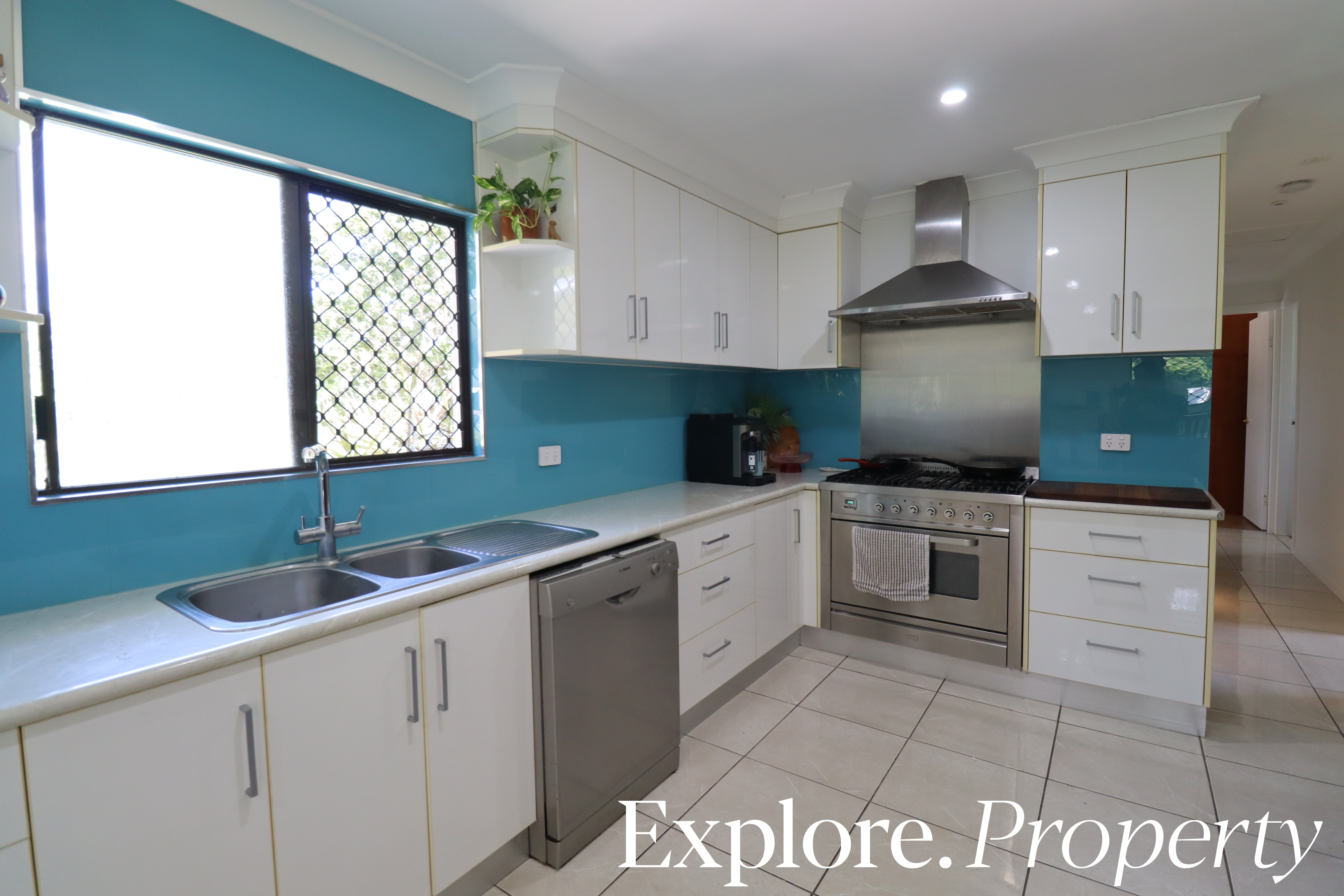 3 Chelona Park Drive, Sarina - Thumbnail 2