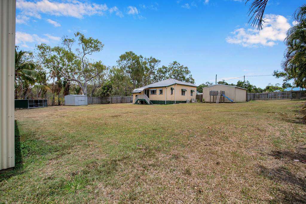 Photo 18 of 33 Maralyn Avenue, Grasstree Beach