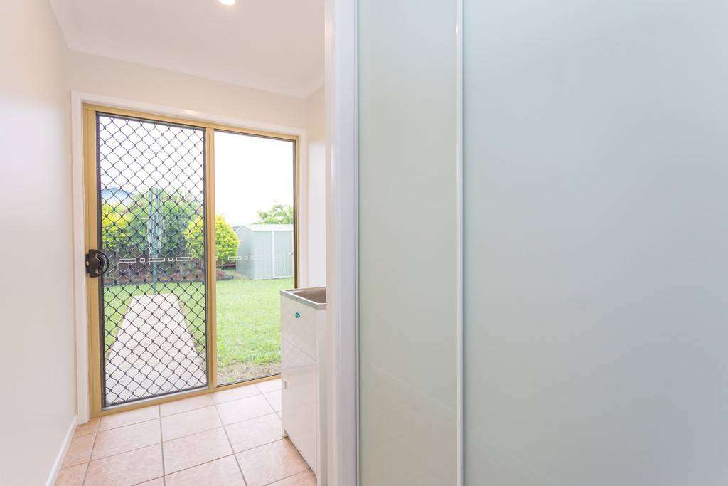 Photo 17 of 18 Victor Avenue, Glenella