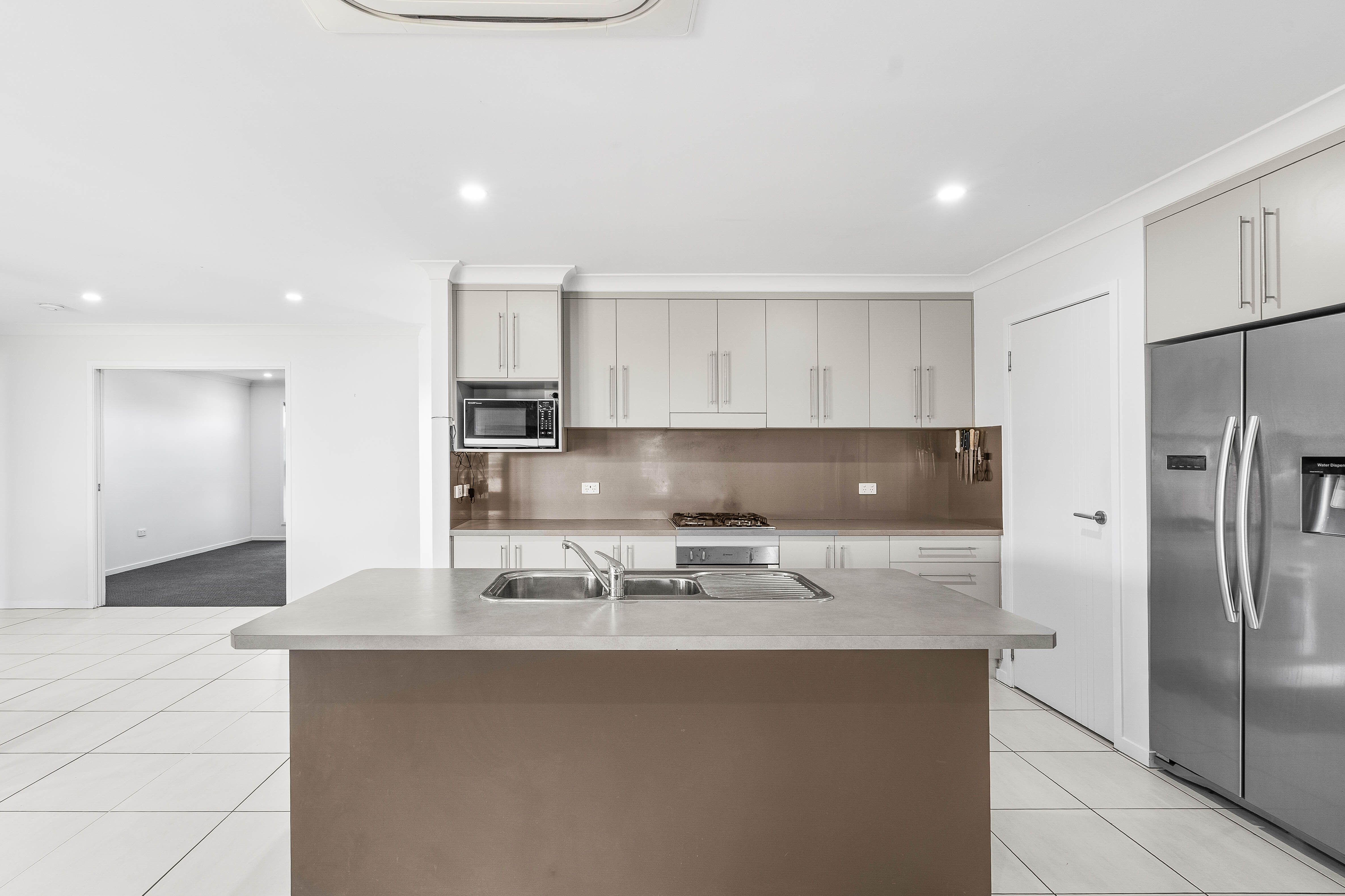 335 Holmes Road, Bakers Creek - Thumbnail 4