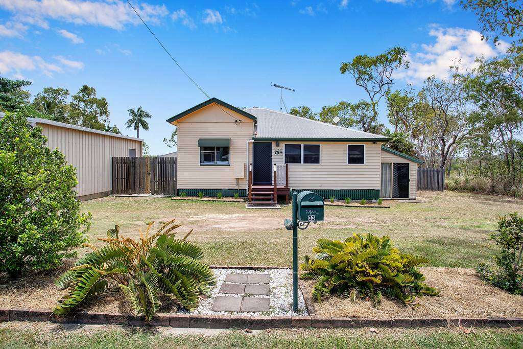 Photo 4 of 33 Maralyn Avenue, Grasstree Beach