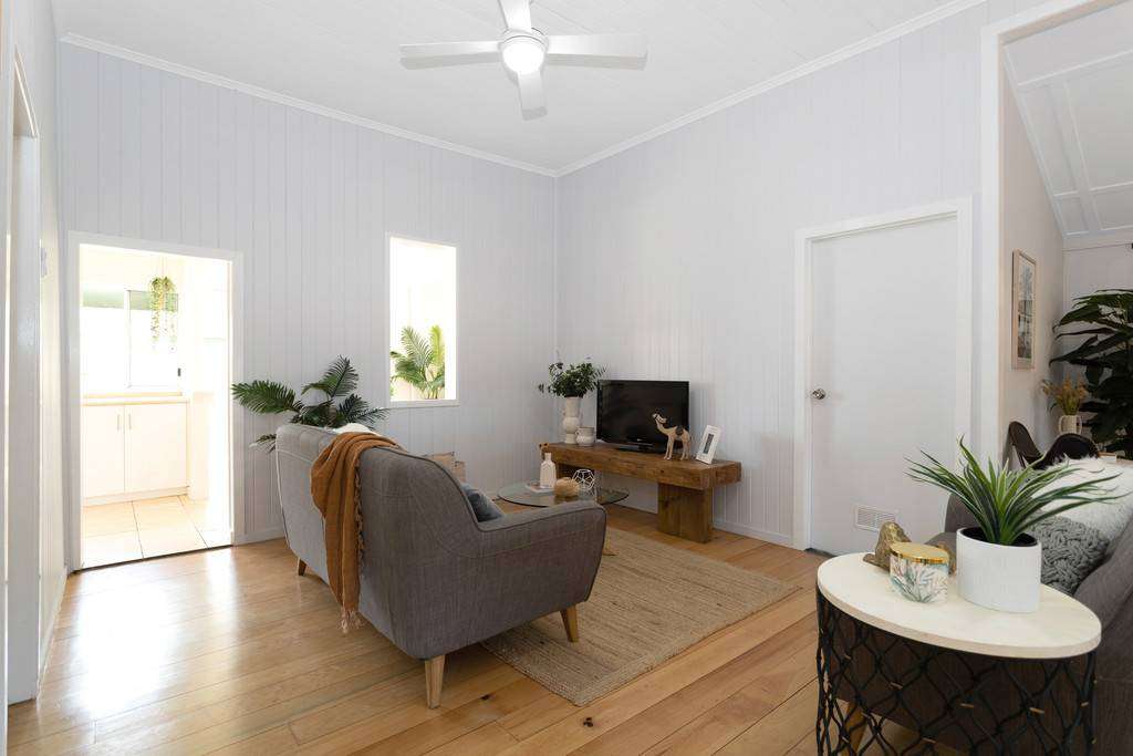 Photo 6 of 33 Maralyn Avenue, Grasstree Beach
