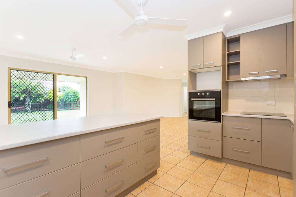 Photo 5 of 18 Victor Avenue, Glenella
