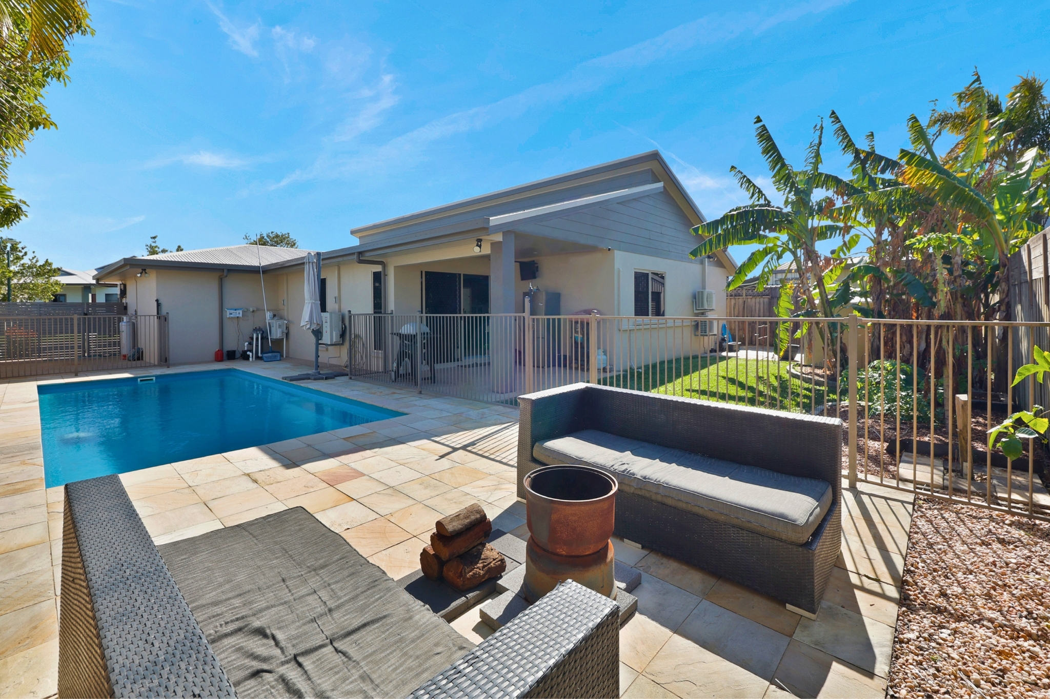 6 Leura Court, Glenella - Image 1