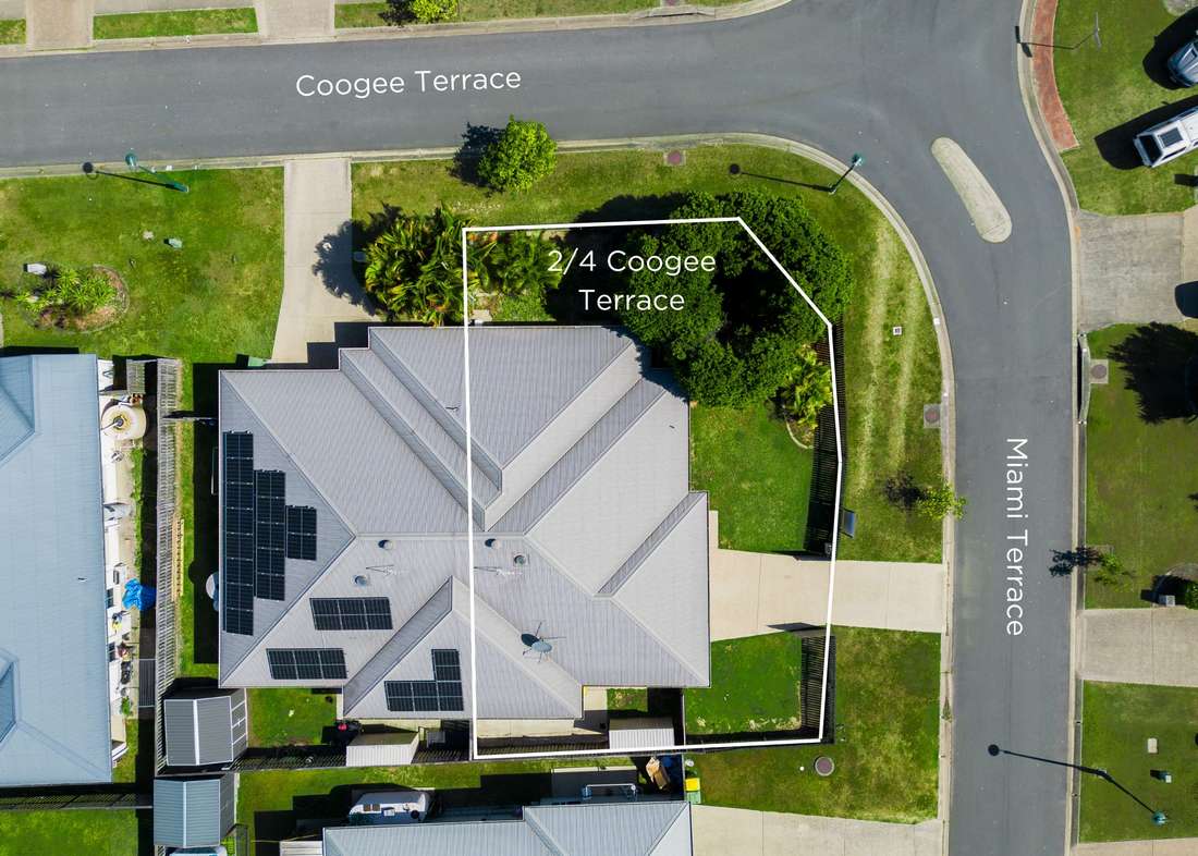 2/4 Coogee Terrace, Blacks Beach - Thumbnail 2