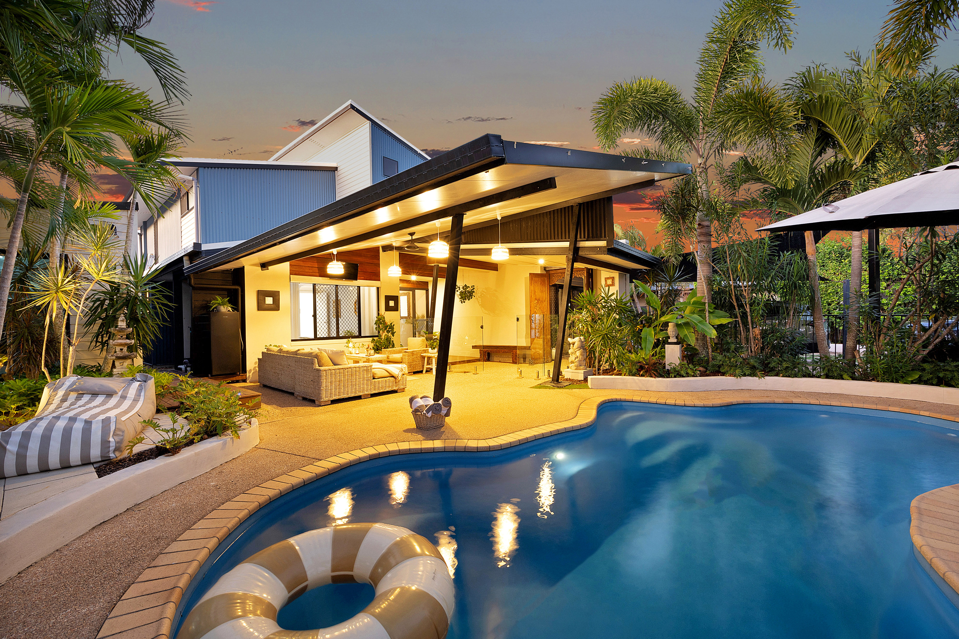 9 Turtle Place, Blacks Beach - Thumbnail 2