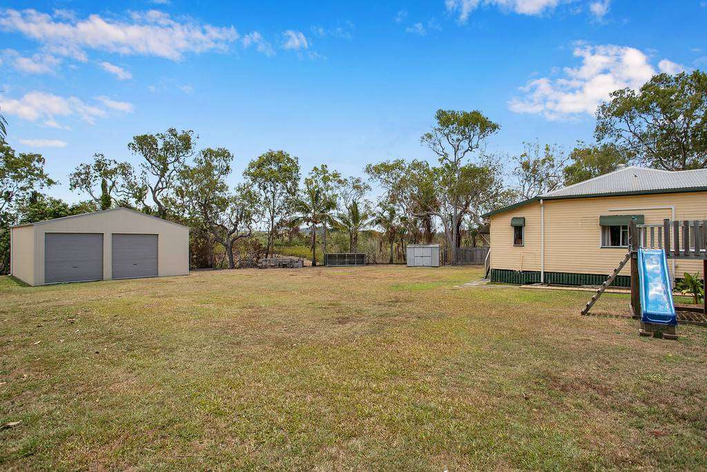 Photo 19 of 33 Maralyn Avenue, Grasstree Beach