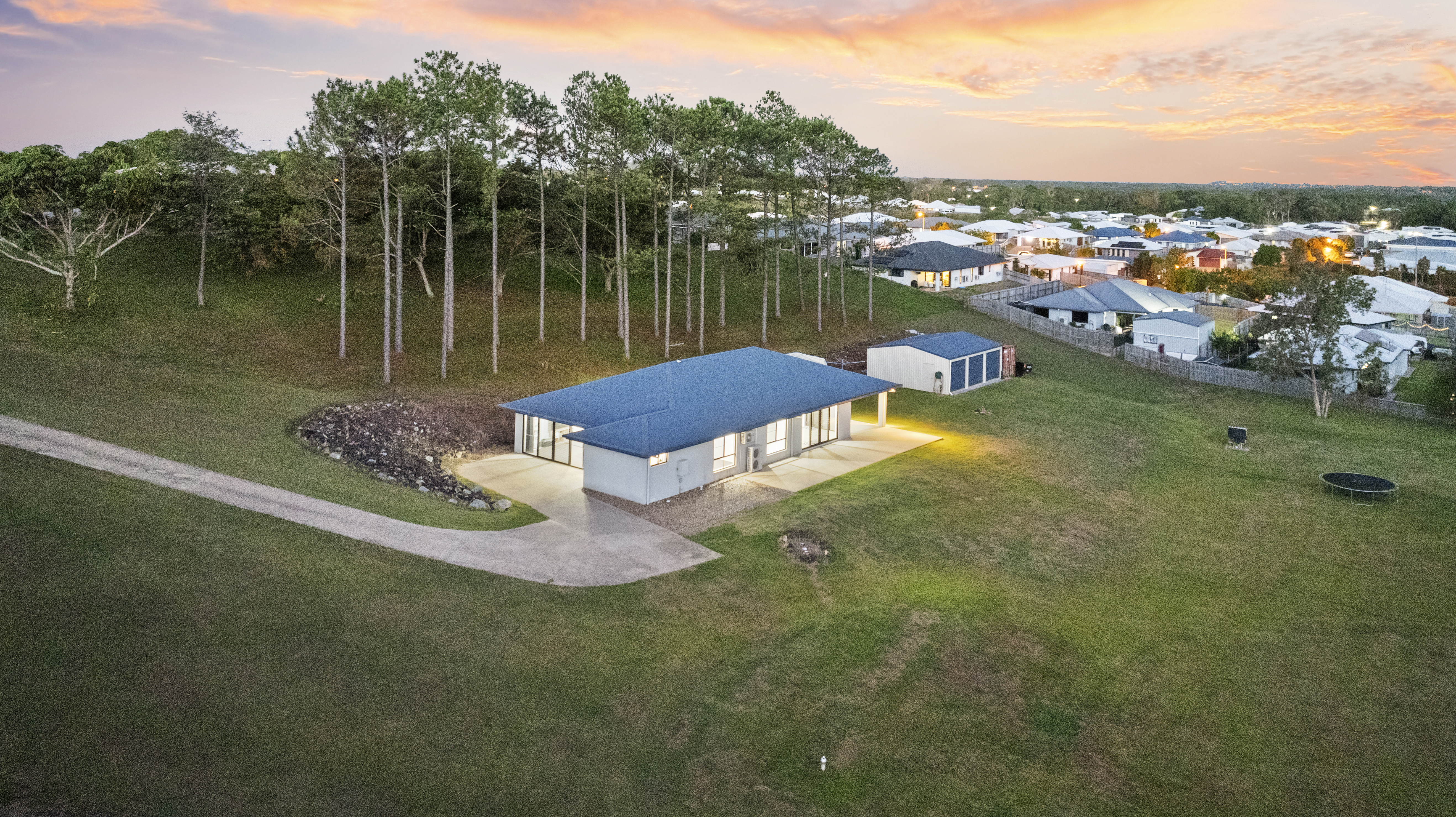 24A Rural View Drive, Rural View - Thumbnail 2
