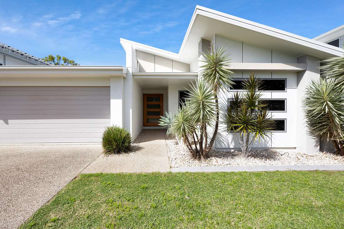 59 Corella Way, Blacks Beach - Thumbnail 2