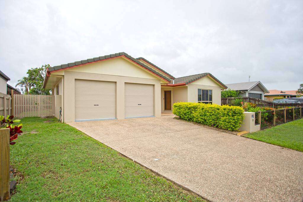 Photo 2 of 18 Victor Avenue, Glenella