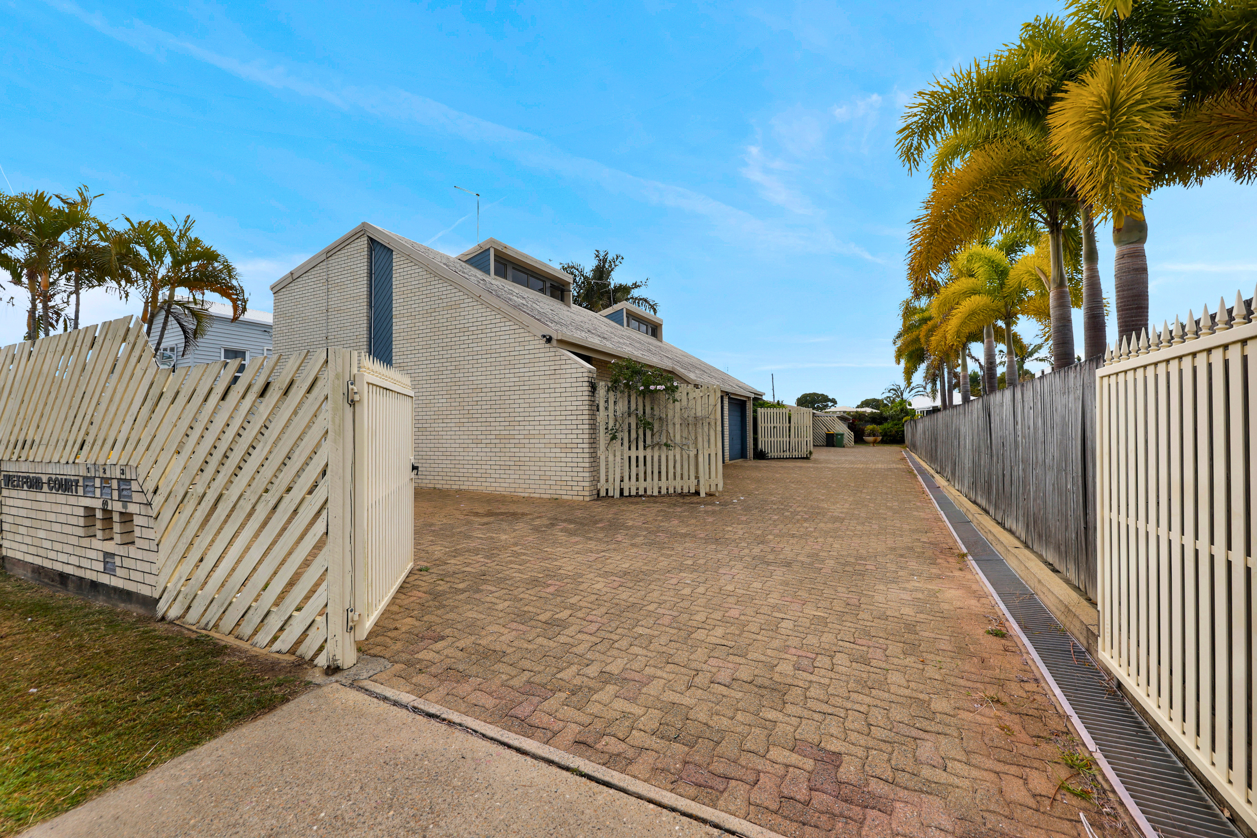 1/69 Brisbane Street, Mackay - Image 1